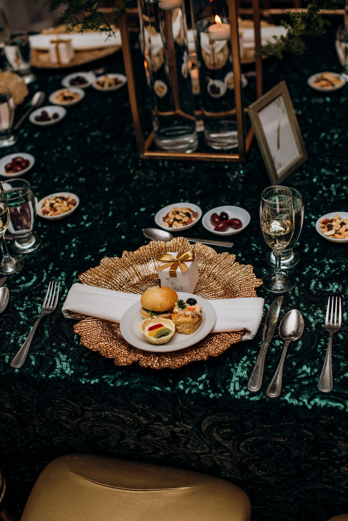 dinner layout at wedding reception