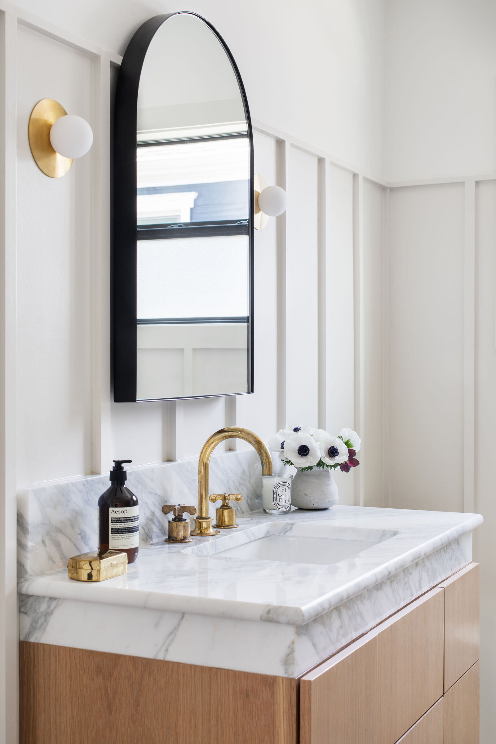 Marble Mitered Edge Countertop in Bathroom_Nuela+Designs