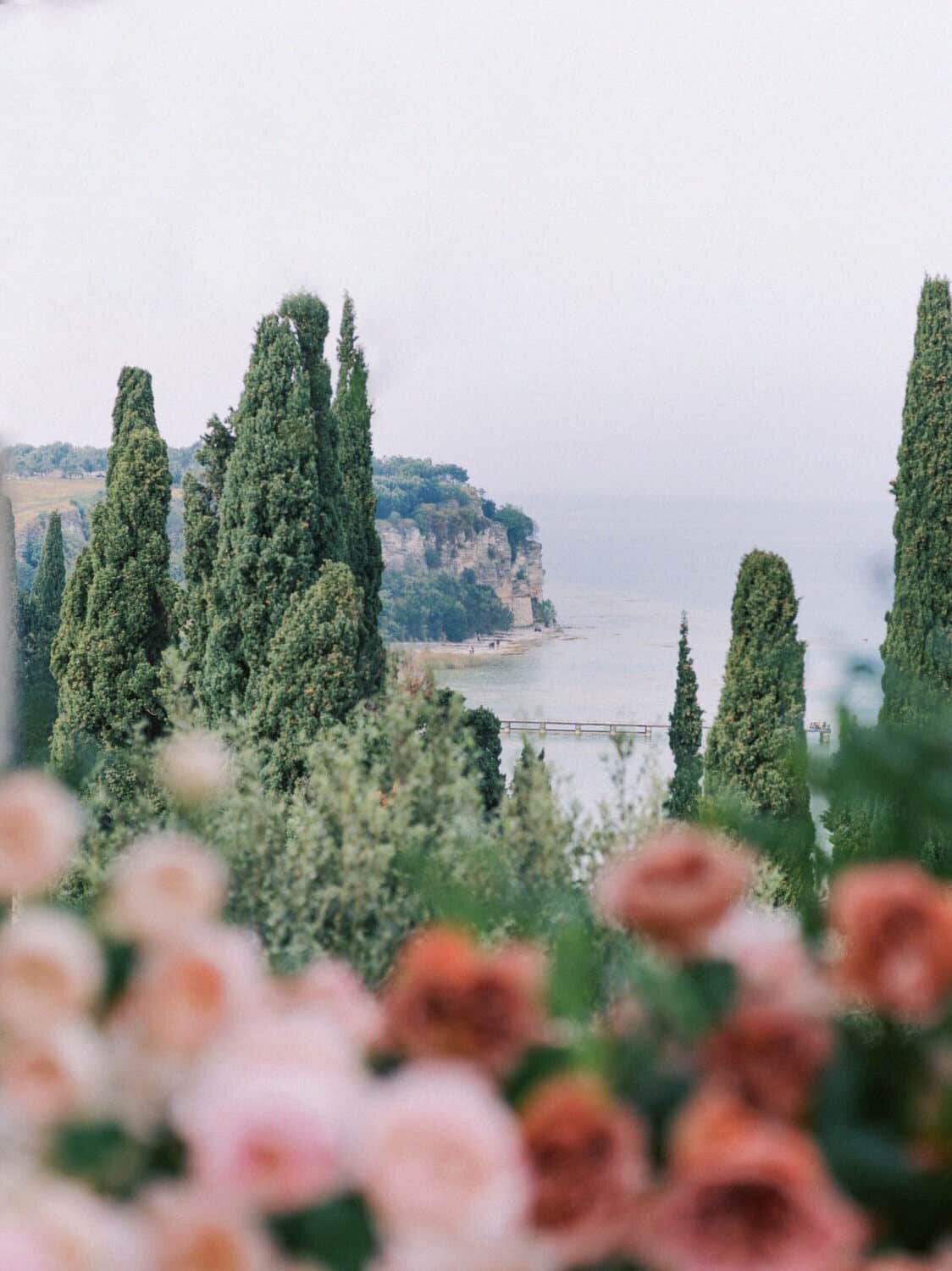 Villa-Cortine-Lake-Garda-Sirmione-wedding-Italy-ceremony-decoration-by-Julia-Kaptelova-Phototgraphy-230