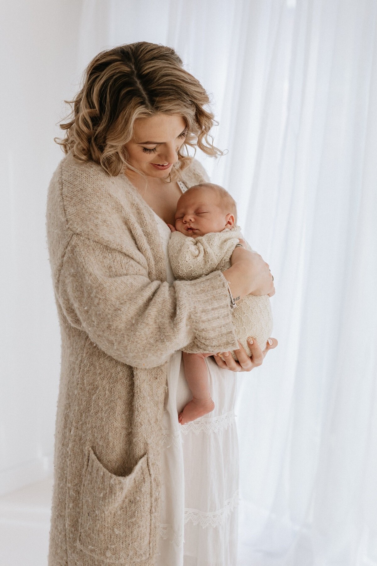 Newborn Photographer Hampshire (8)