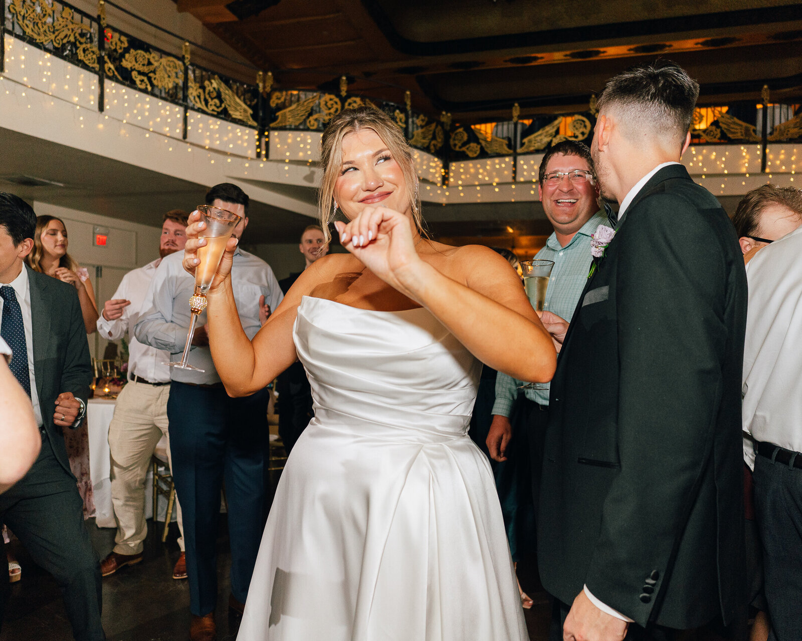 Corby Intercontinental Hotel Kansas City Wedding Plaza-285