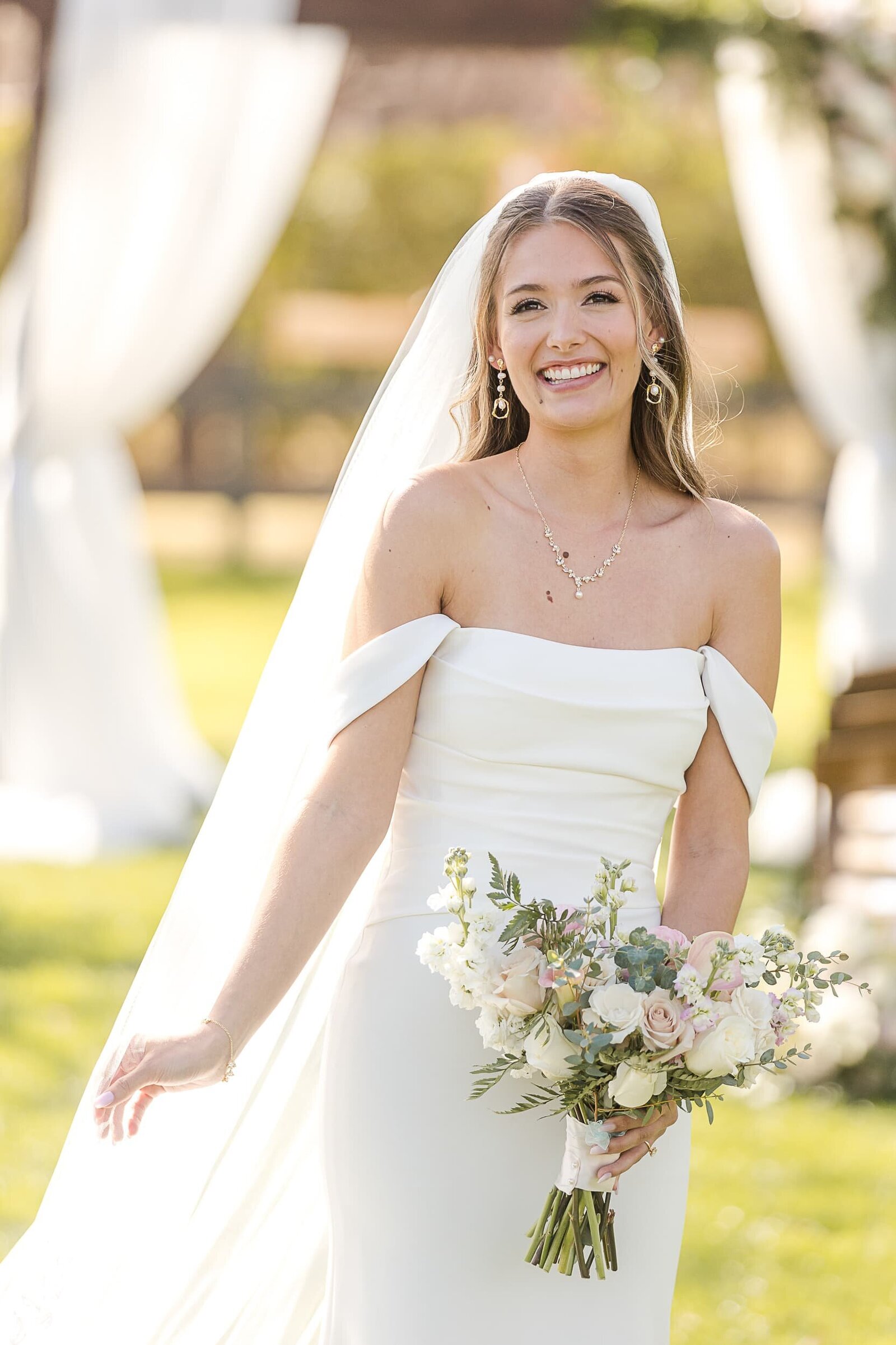 Phoenix-Wedding-Photographer-and-Videographer-Venue-at-the-Grove-WoodWed-1175