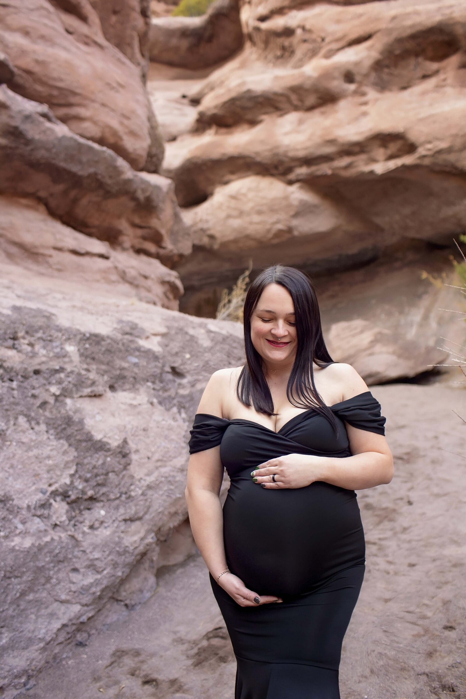 ABQ-maternity-session-slot-canyon-black-dress