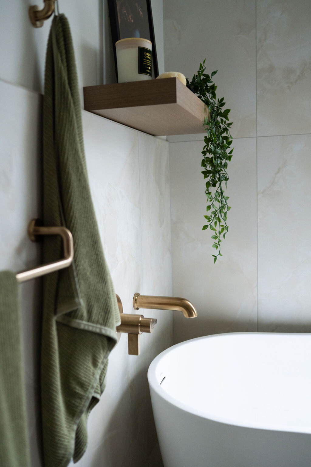 bathtub-gold-faucet-align-interior-design.jpeg