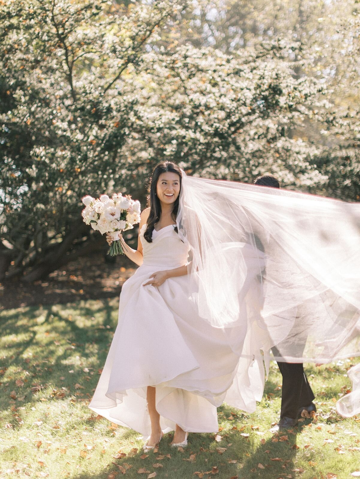 leila-james-events-newport-rhode-island-luxury-wedding-planner-castle-hill-inn-venue-jillian-knight-wedding-photographer-3.FirstLooks-107 copy