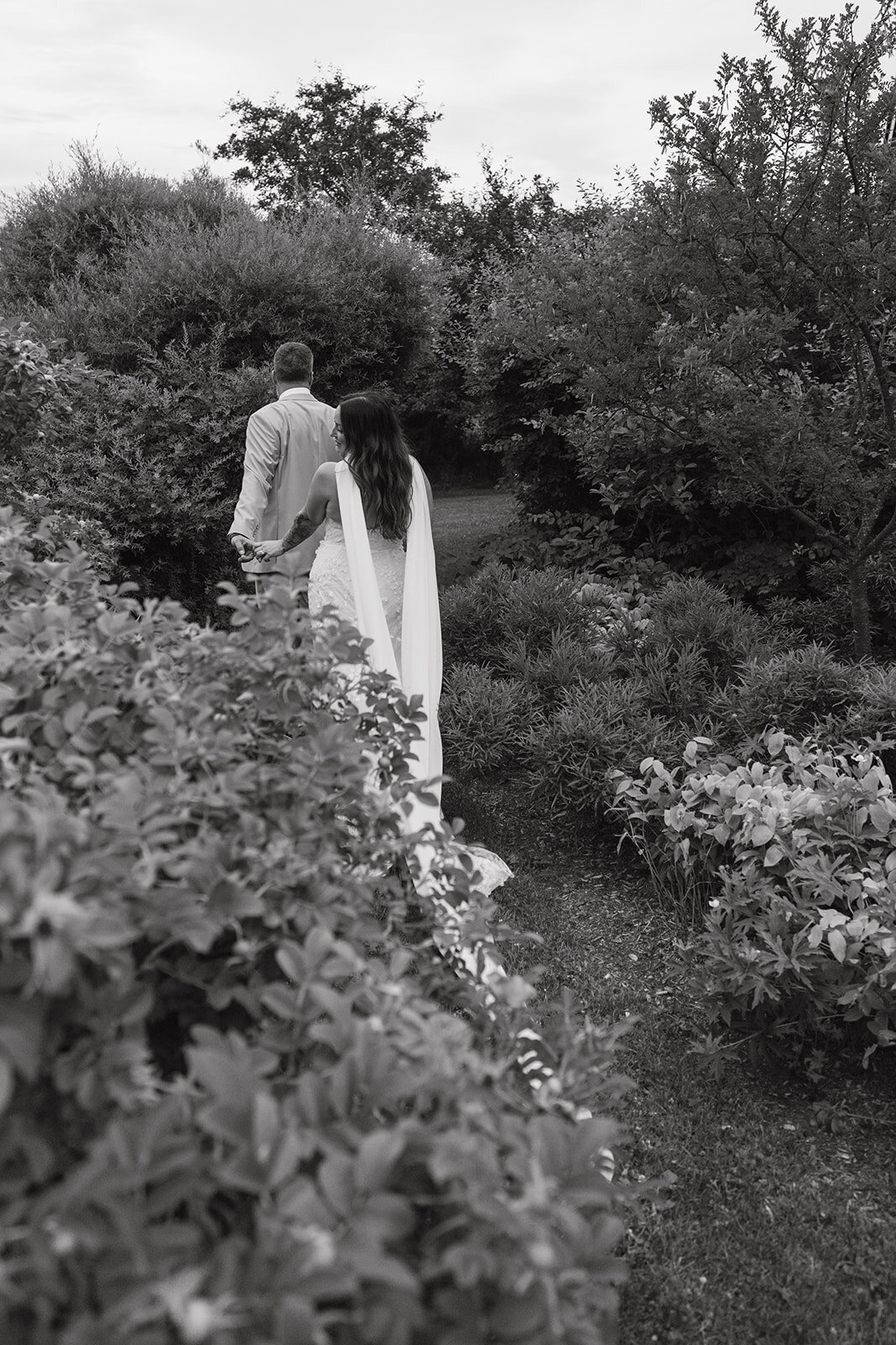 Danielle-Aisling-Le-Peaches-and-Cream-Summer-Wedding_MC_17-36_websize (1)