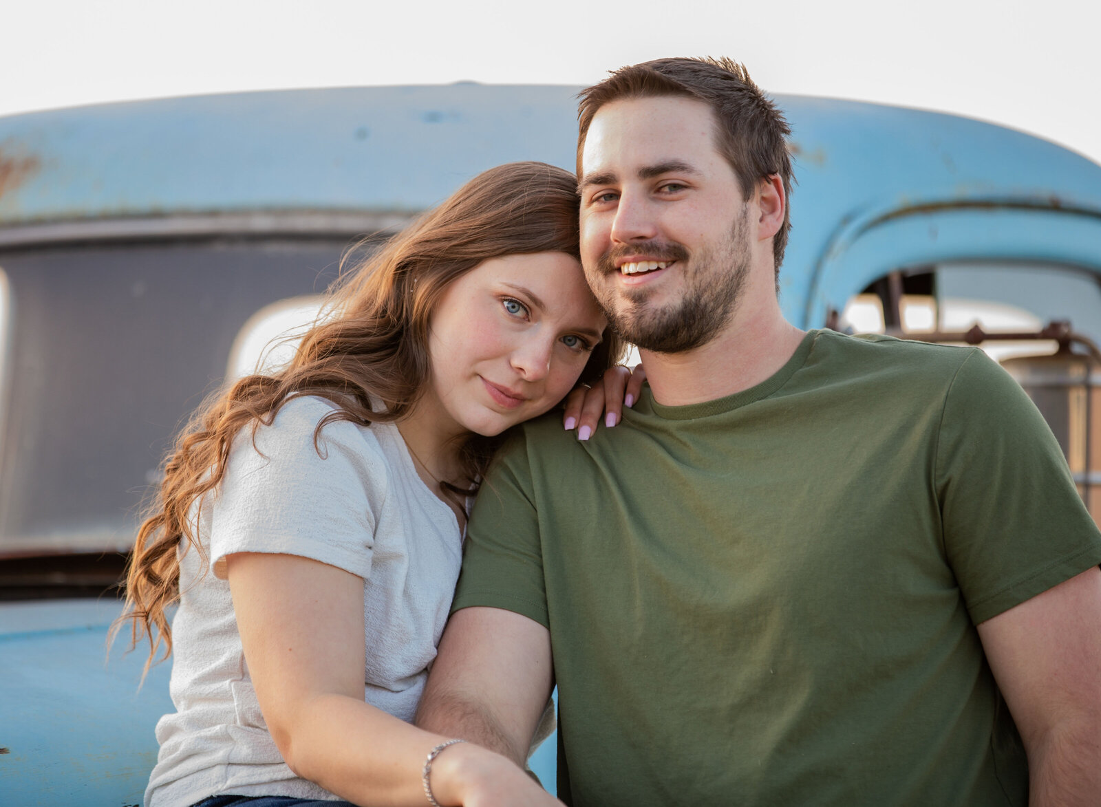 girl leaning on guy