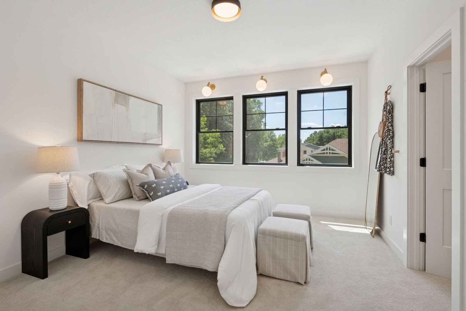 4404 West 58th Street - Upper Level Junior Suite Showcase