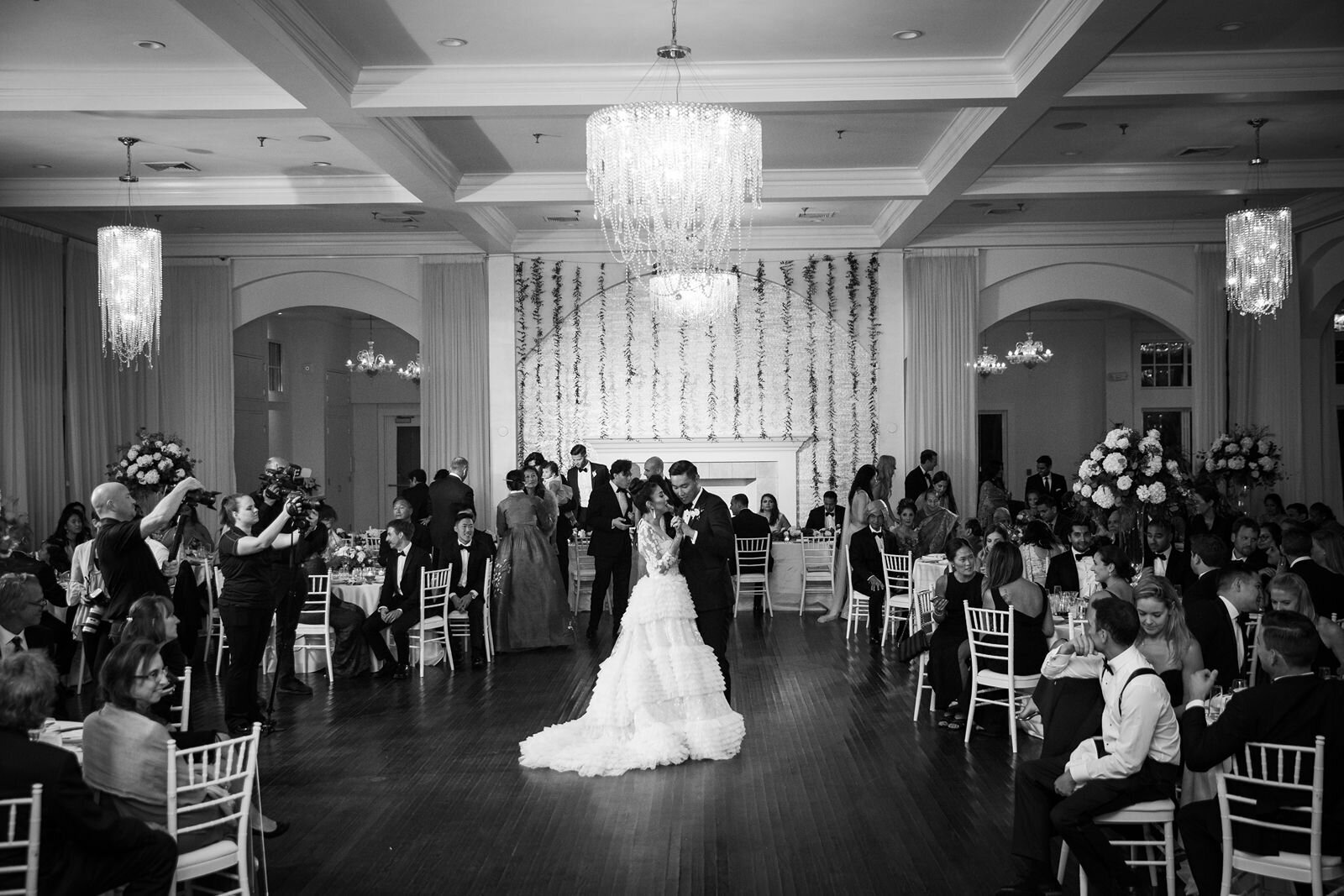 leila-james-events-newport-ri-wedding-planning-luxury-events-belle-mer-water-salon-shruti-and-ernest-melissa-robotti-photography-51