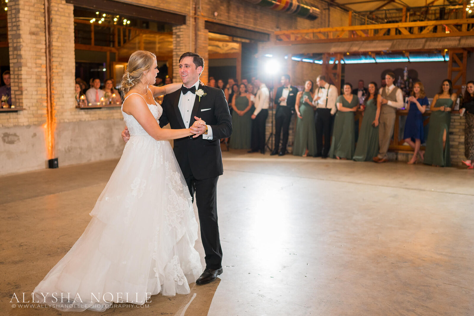 Wedding-at-The-Factory-on-Barclay-in-Milwaukee-1052