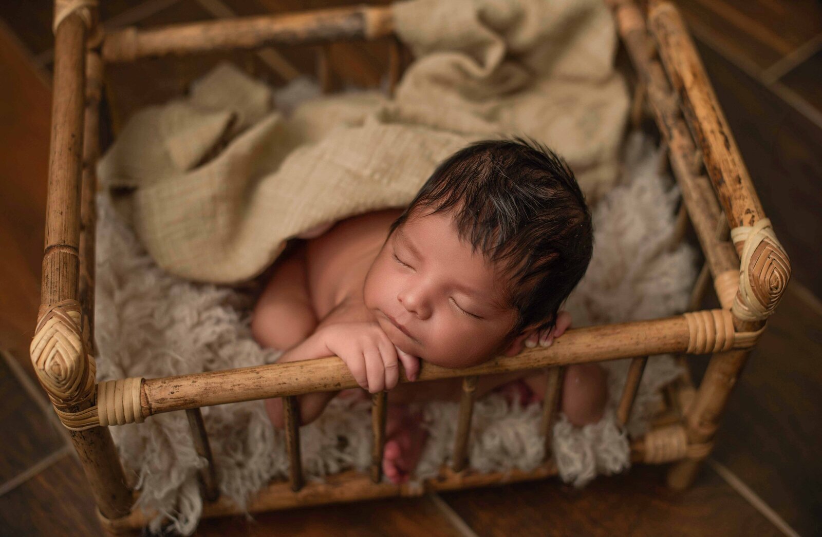 Snapzbytie Photography - Los Angeles In-Home Newborn Photographer 12