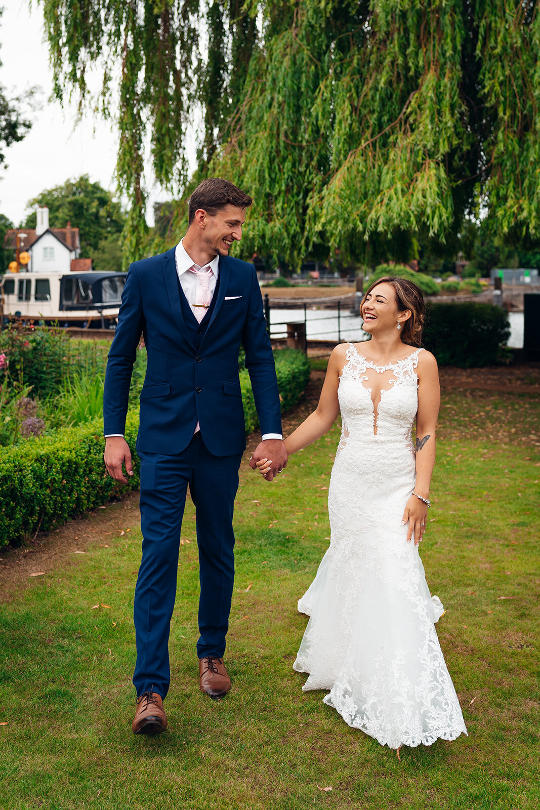 the-swan-at-streatley-wedding-photographer