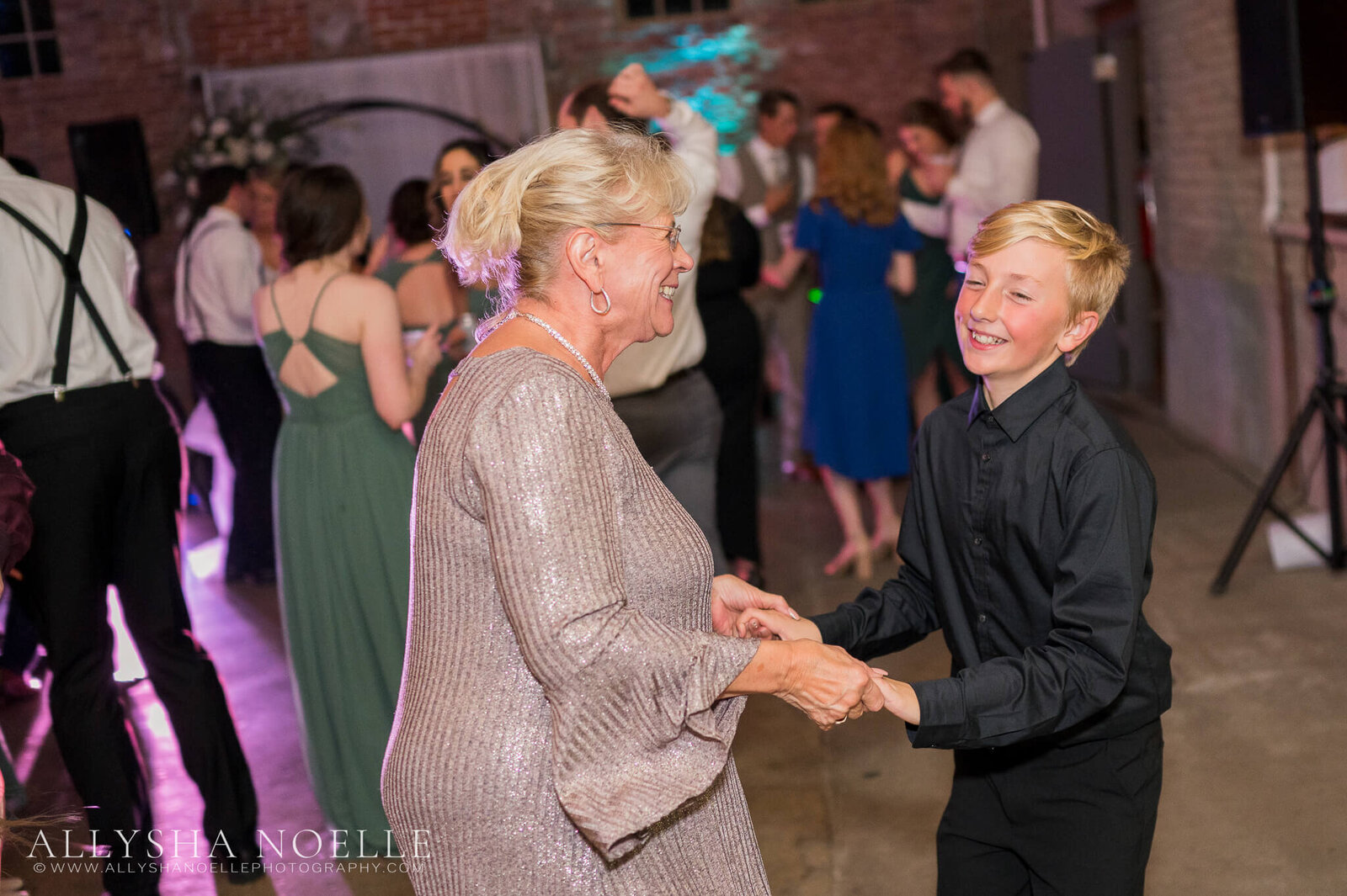 Wedding-at-The-Factory-on-Barclay-in-Milwaukee-1274