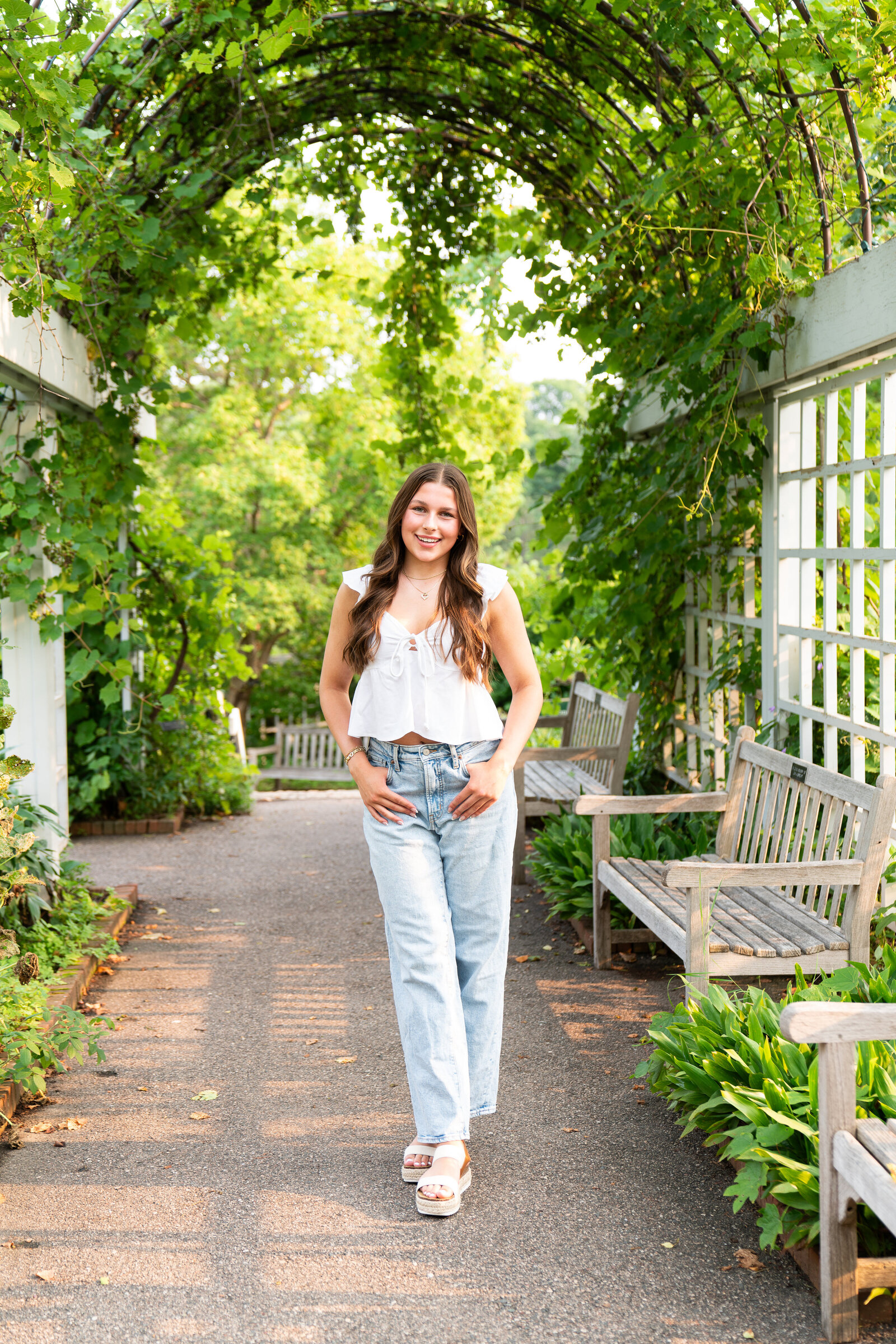 senior picture pose ideas