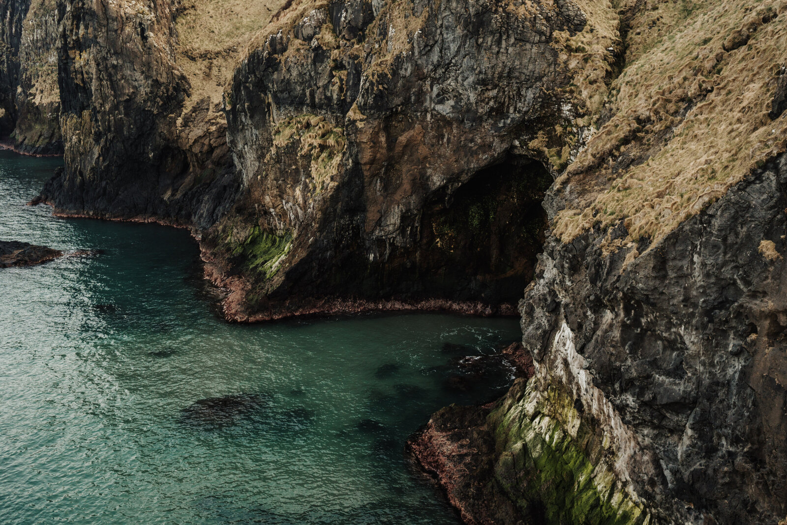 carrick-a-rede-rope-bridge-wedding-01509-102