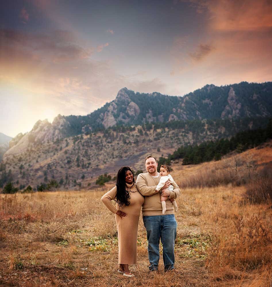 stunning-mountain-cotton-candy-sky-sunset-family-baby-mountain-flatirons-colorful-best-family-photography-boulder