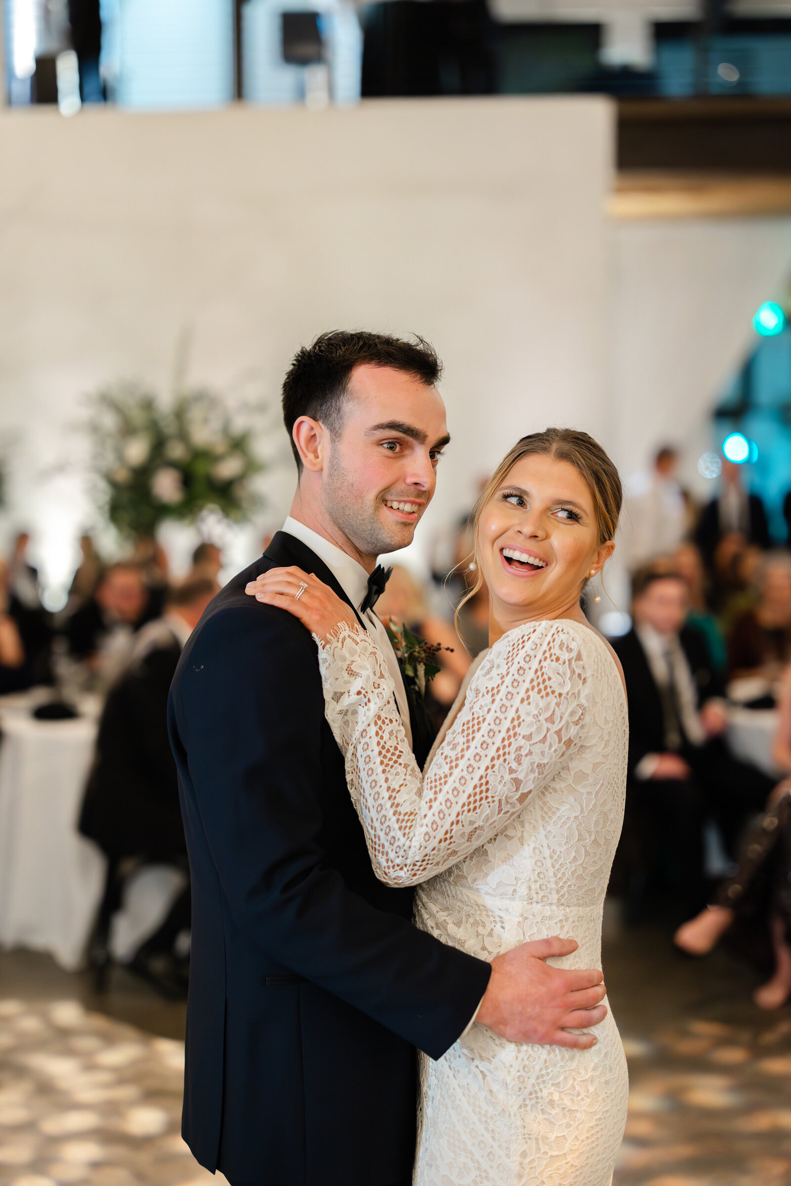 Black-white-green-modern-wedding-150