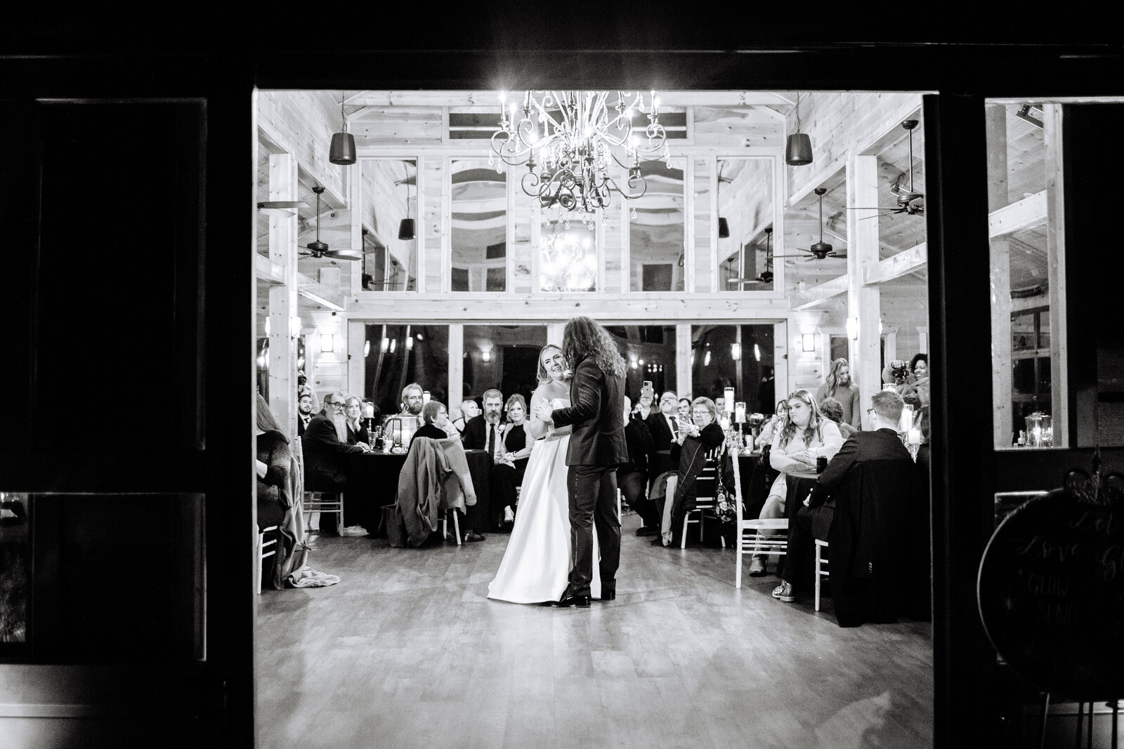 the-magnolia-venue-pigeon-forge-tennessee-wedding-willow-and-rove-18