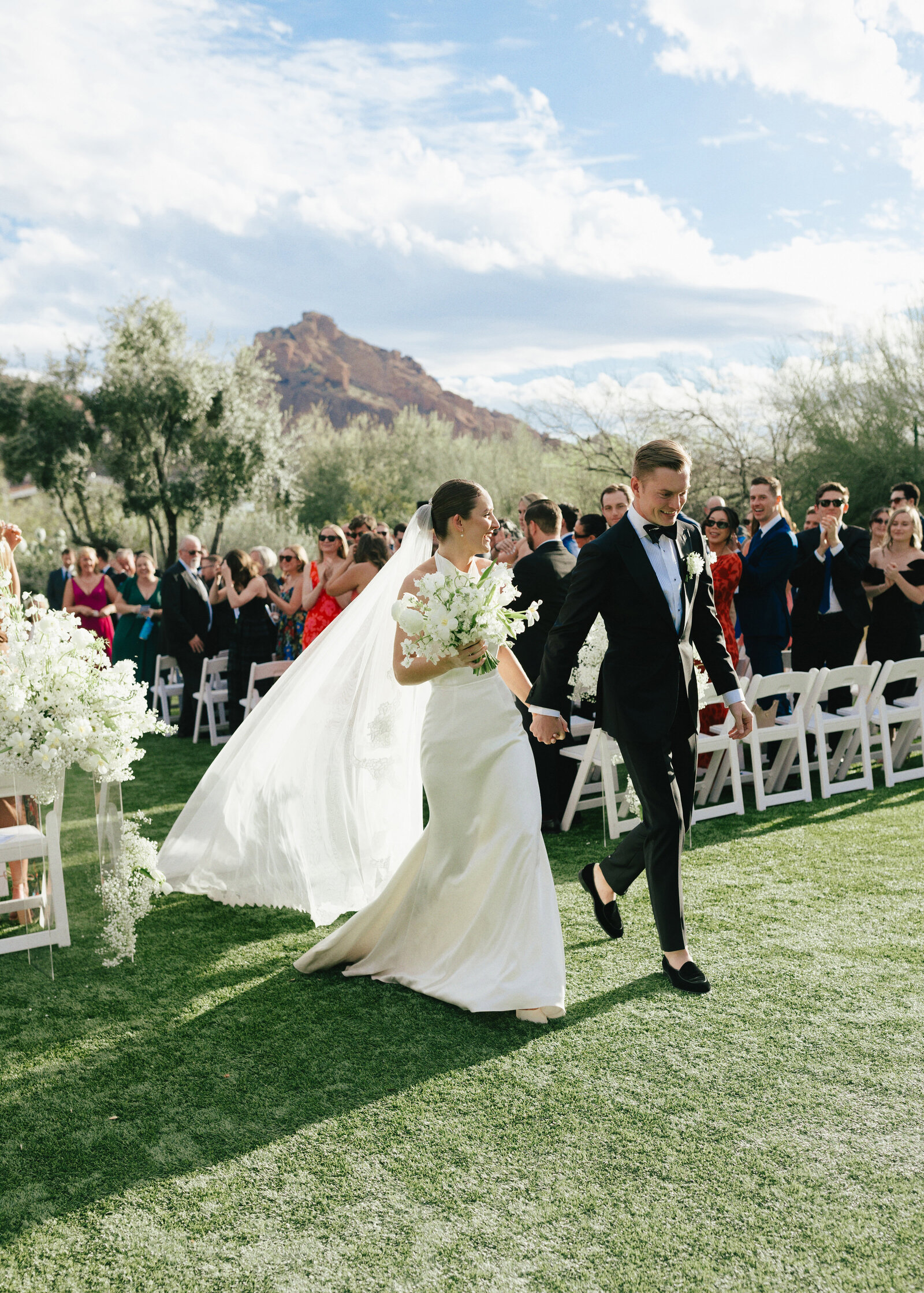 organic-wedding-flowers-bride-groom-aisle-exit-el-chorro