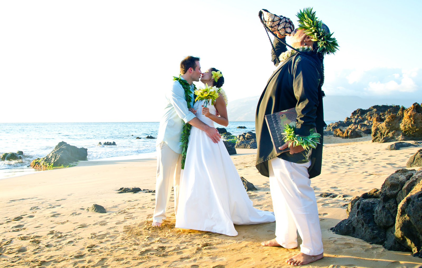 Wedding photographers in Wailea Maui