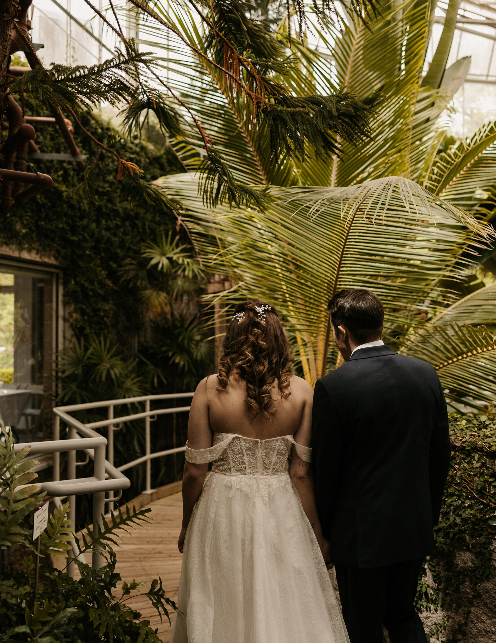 intimate storytelling calgary wedding photographer