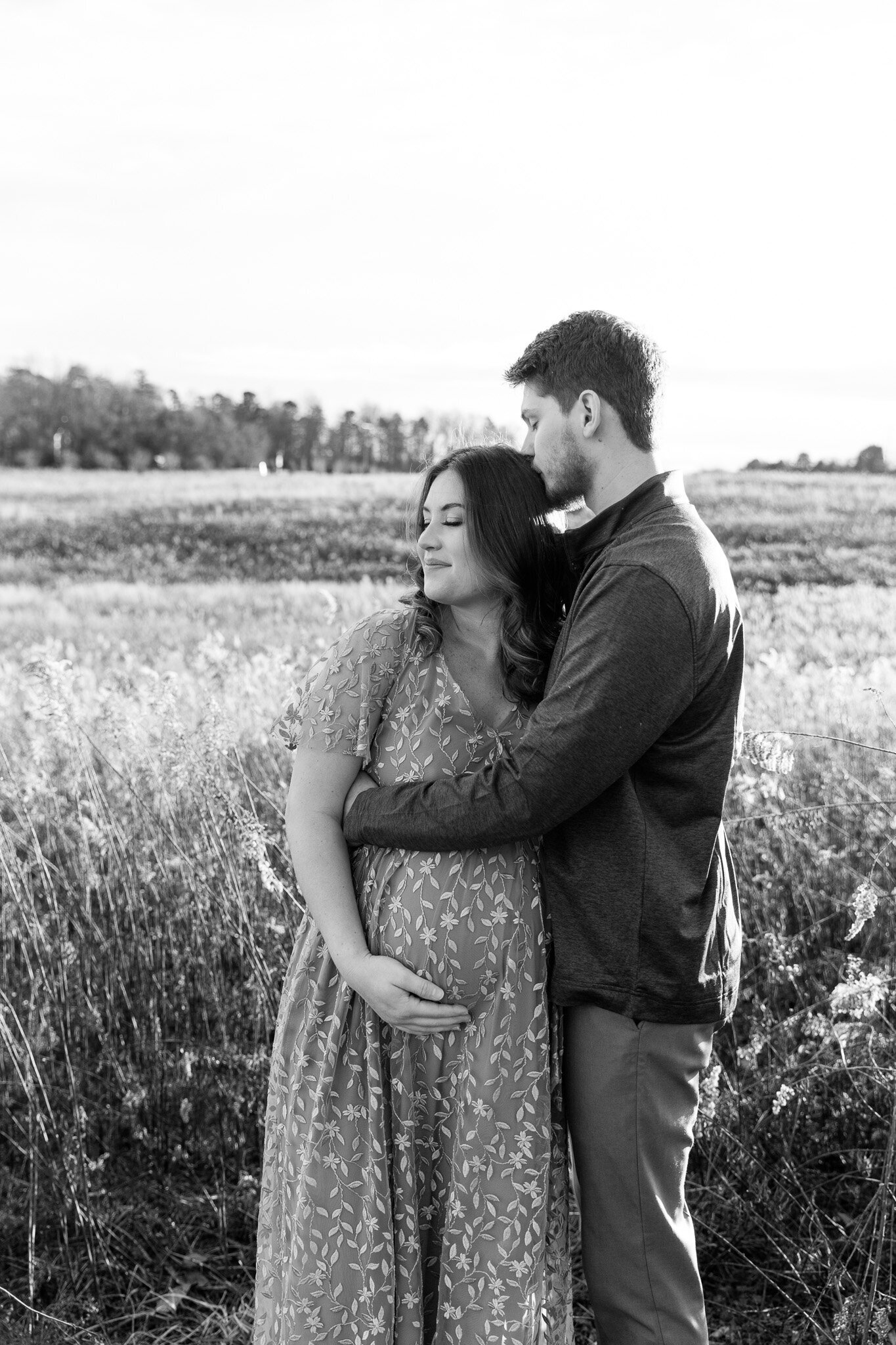 clarks-creek-natural-lifestyle-maternity-photoshoo (11)