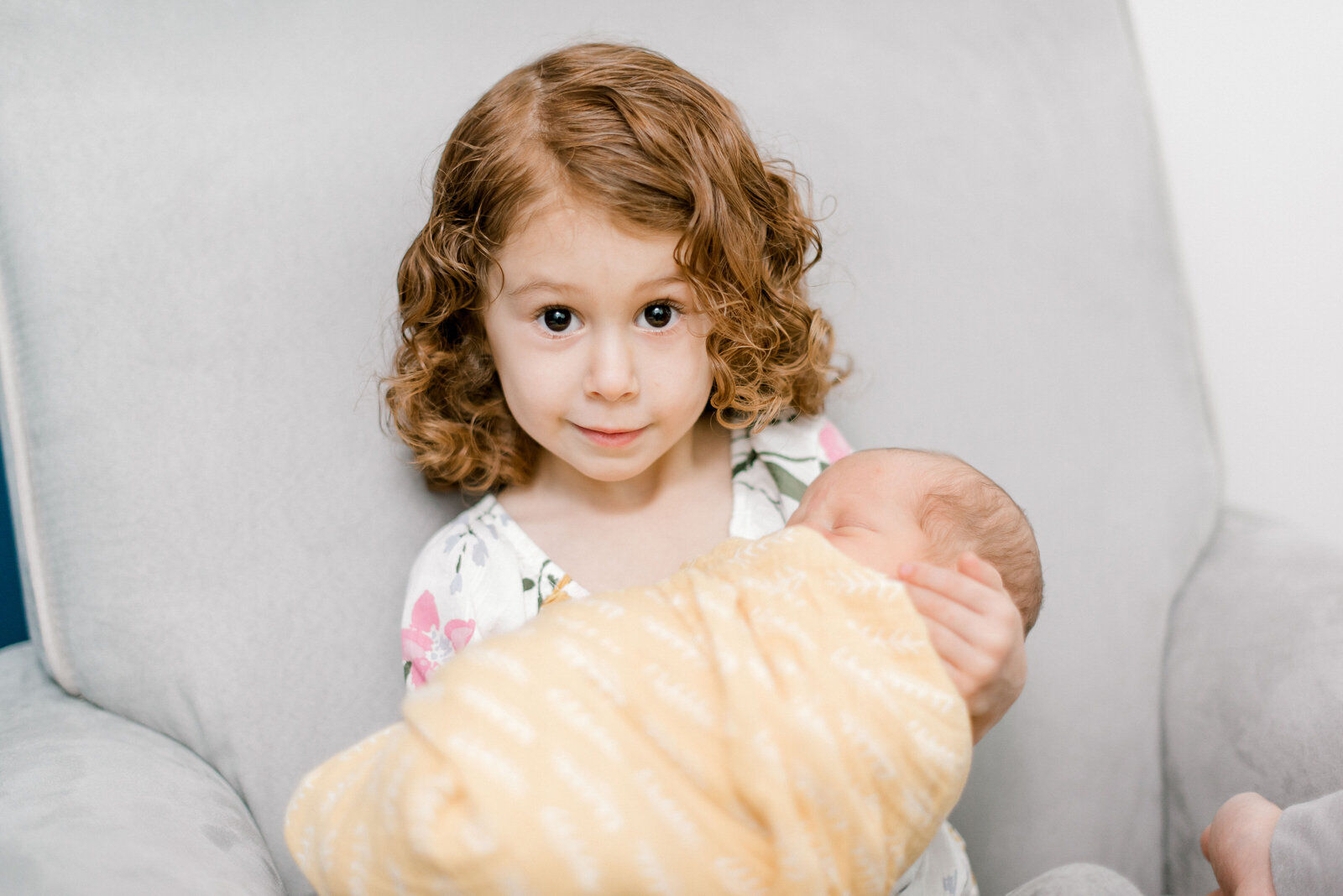 Charlotte-Newborn-Photographer-North-Carolina-Bright-and-Airy-Alyssa-Frost-Photography-In-Home-Family-Session-7
