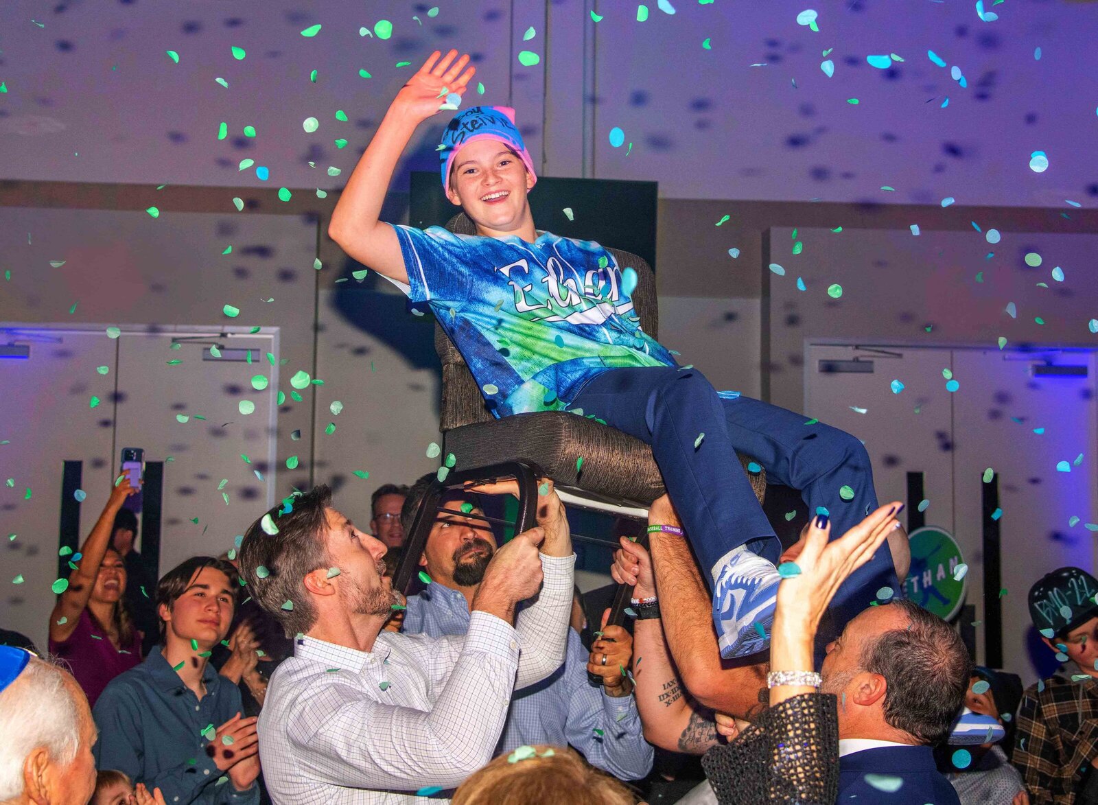Maria-McCarthy-Photography-Bar-Mitzvah-horah-wave