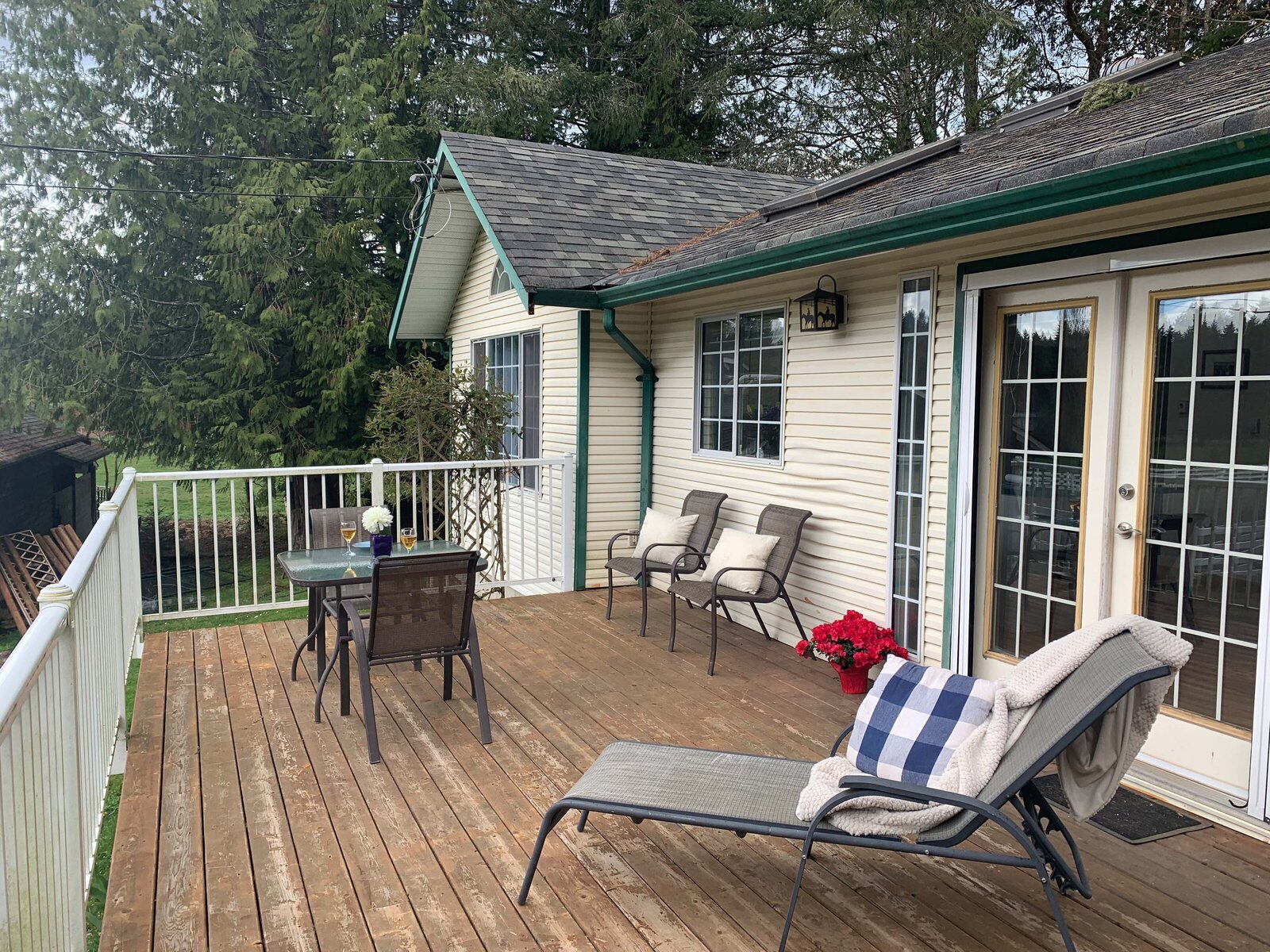 lost-shoe-ranch-airbnb-porch