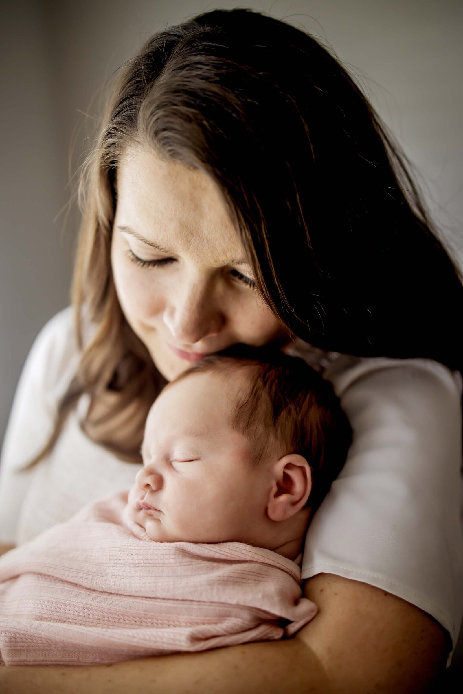 mom and baby at in home session