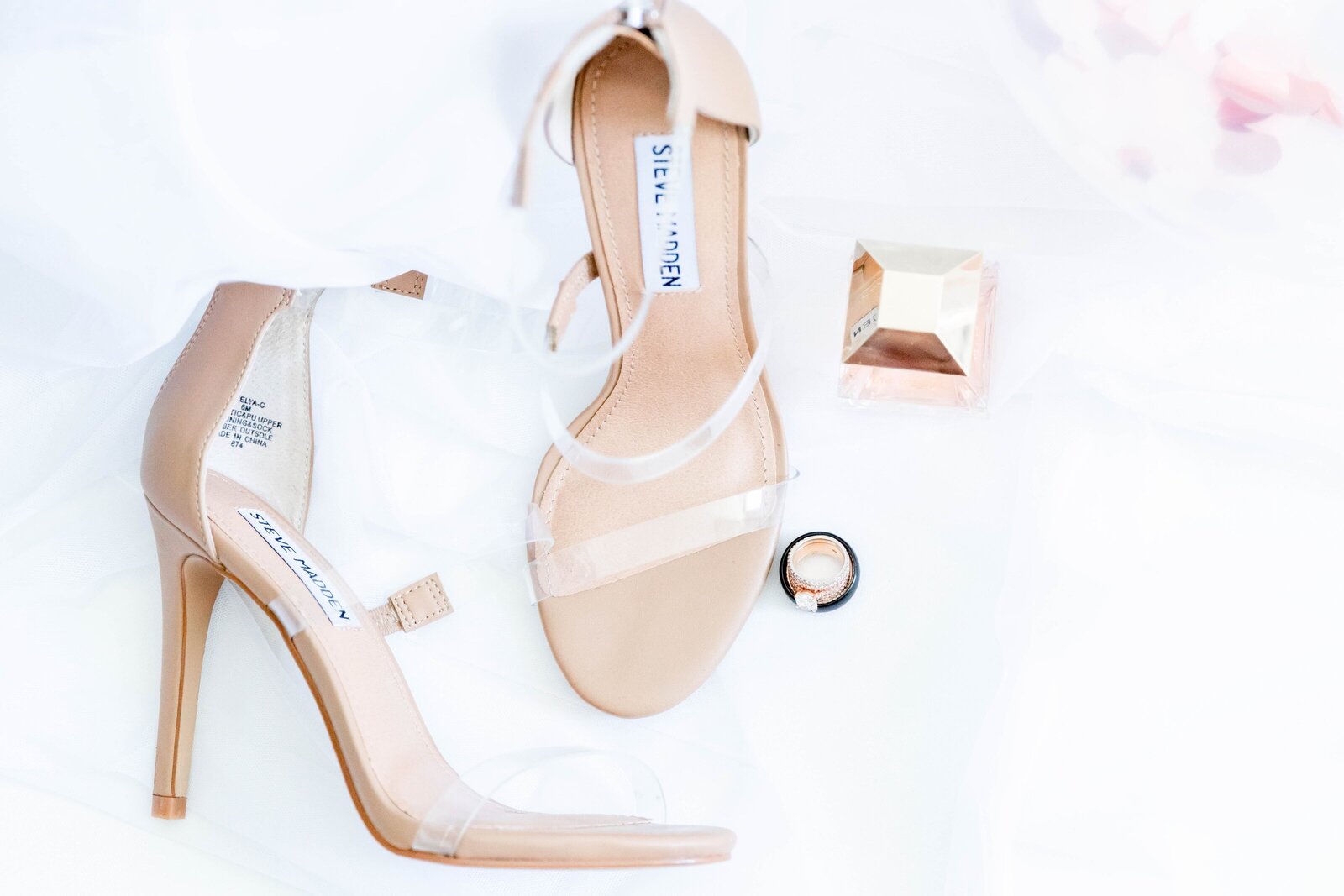 bridal-shoes-and-rings