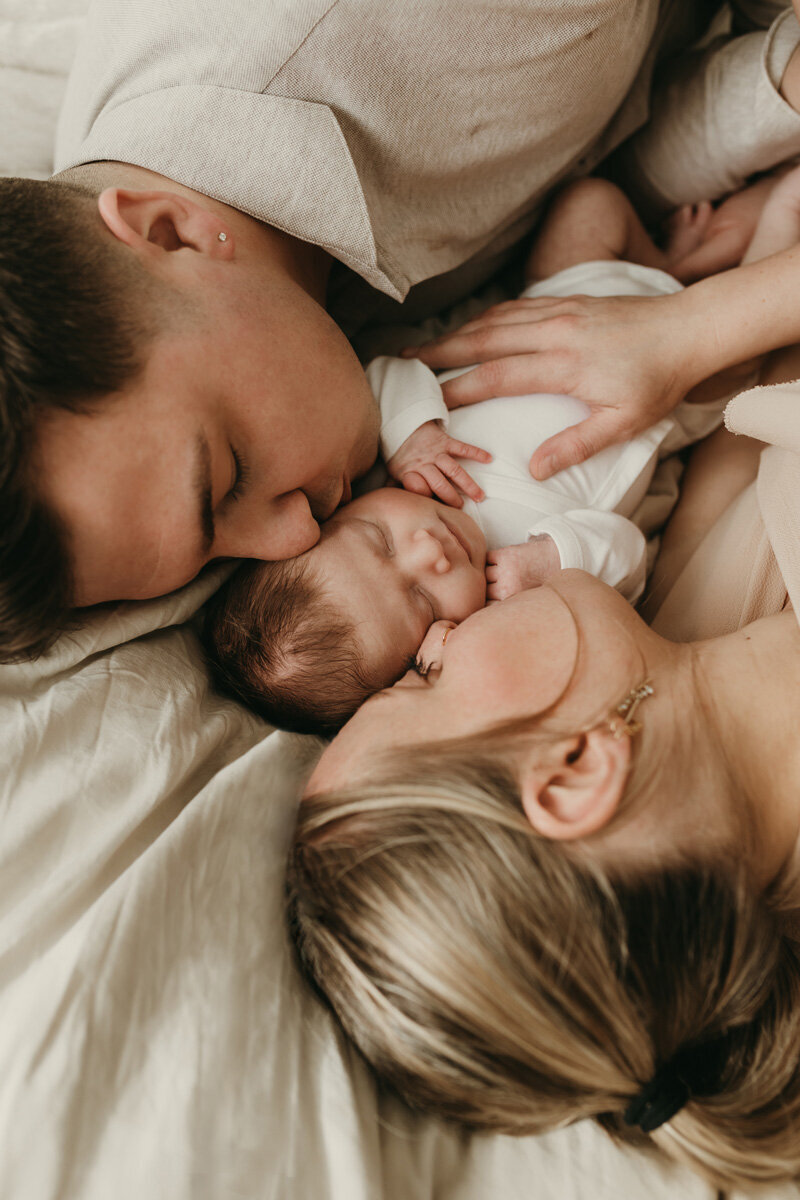 newbornshoot-newbornfotograaf-fotograaf-gelderland-nijmegen-wijchen-brabant-newborn-fotografie-blinkend-beeld