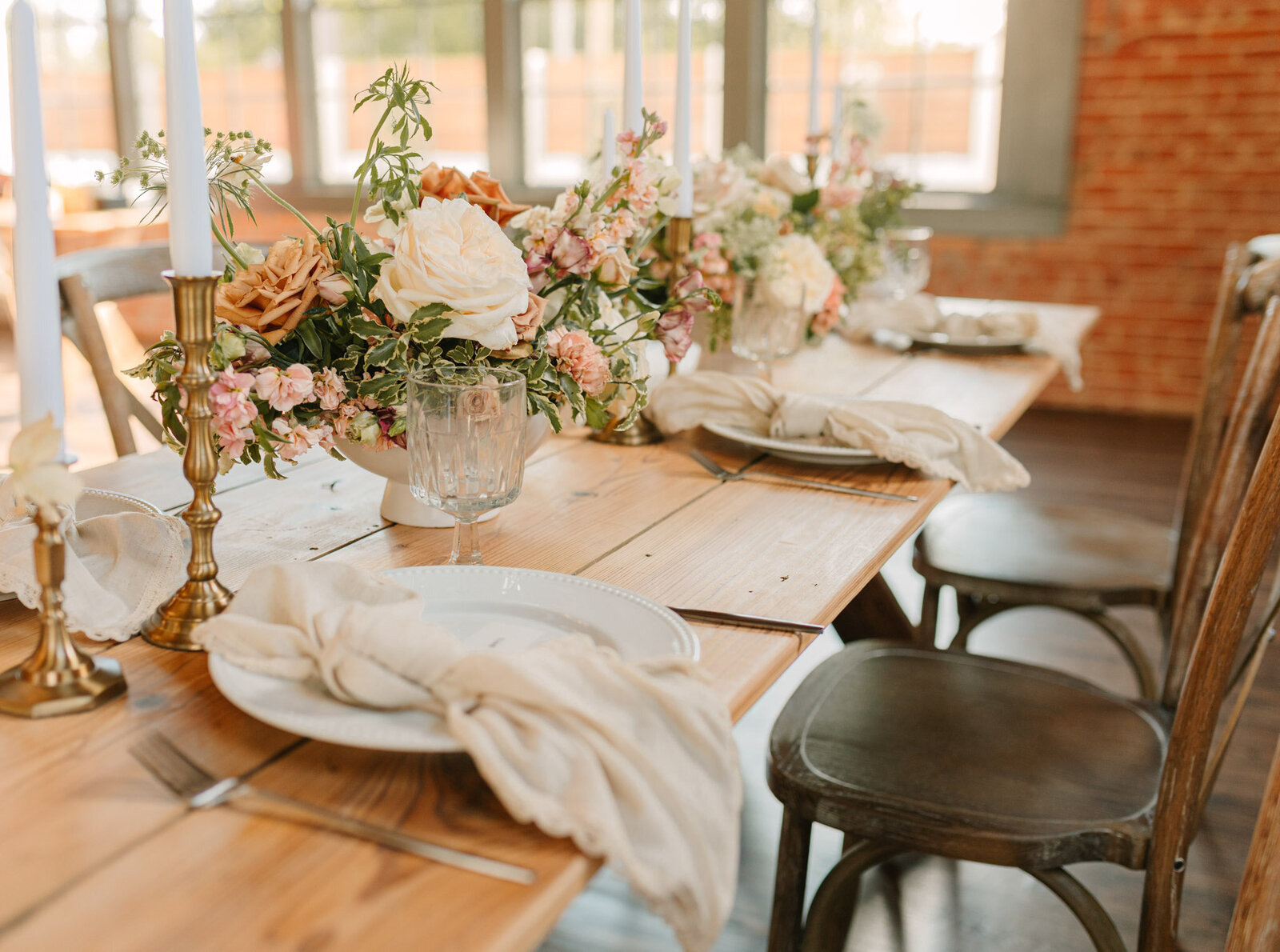 elegant wedding table setting with garden florals