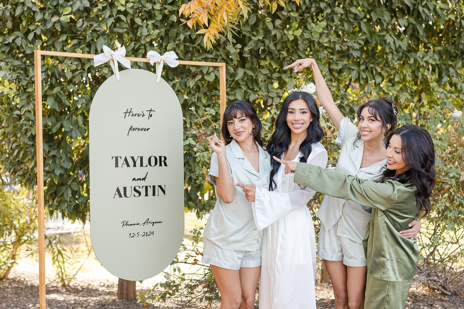 Phoenix-Wedding-Photographer-and-Videographer-Venue-at-the-Grove-ClaWed-1105