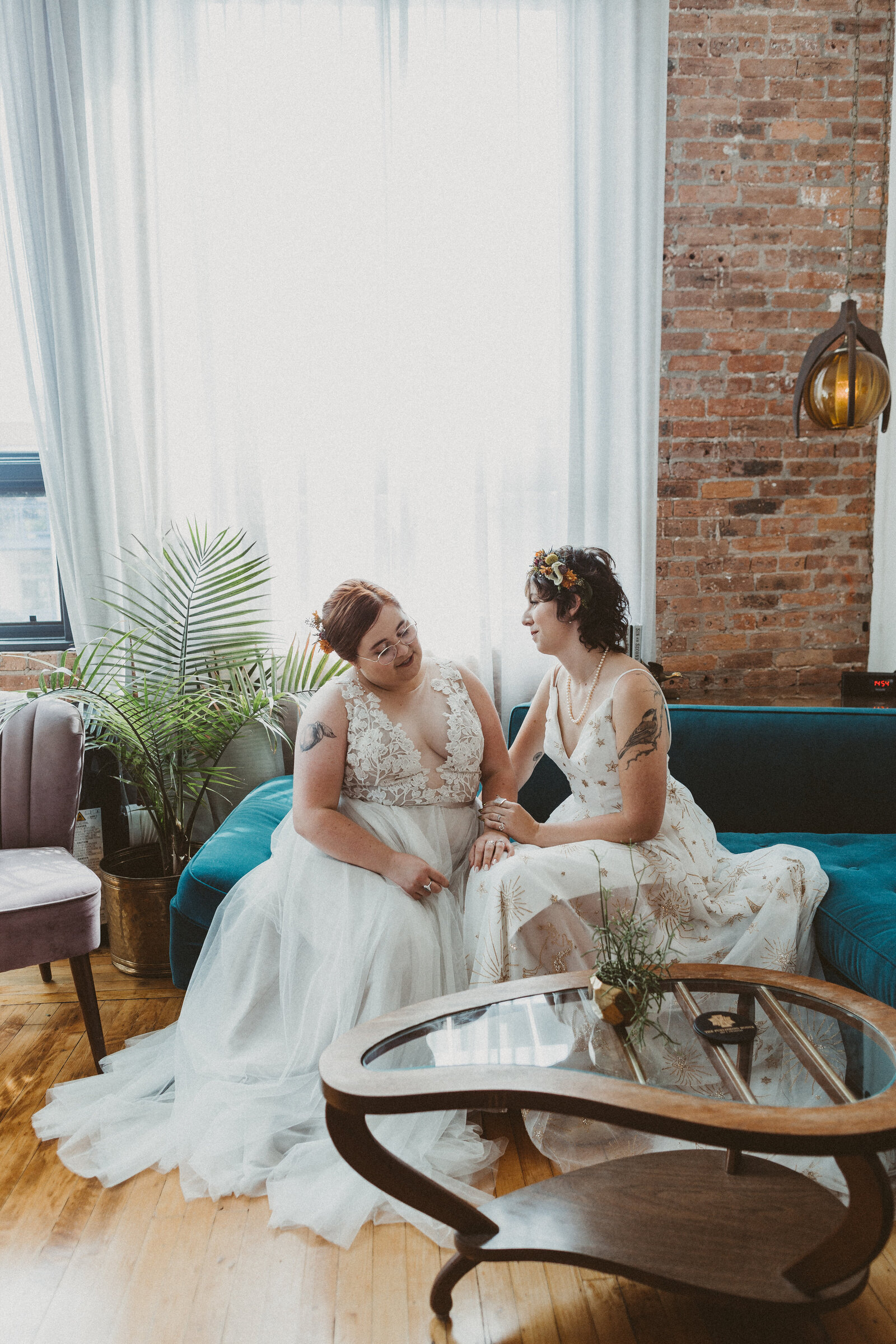 morgans-on-fulton-wedding-gay-queer-photographer-wedding-chicago-31