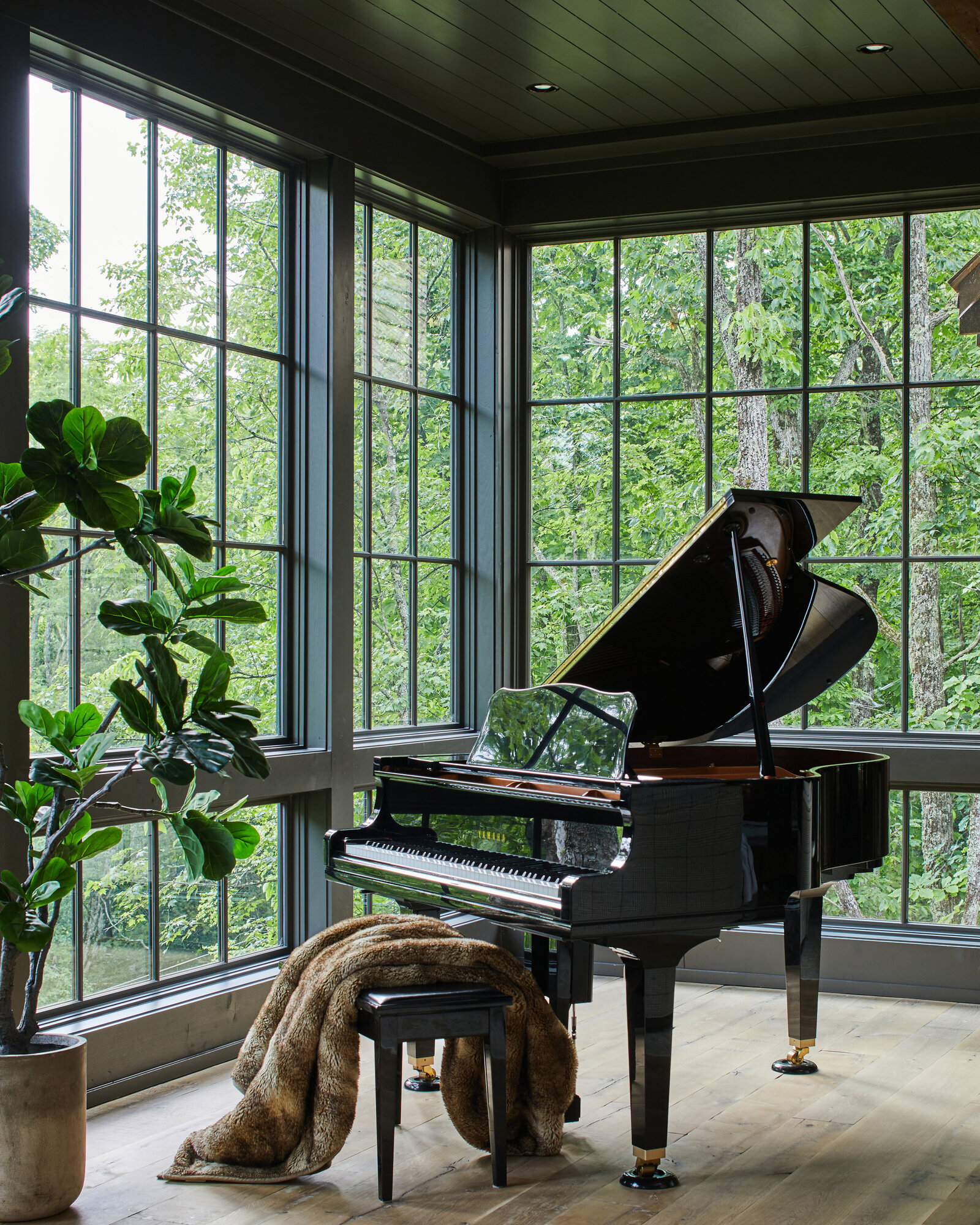 curated studio10361