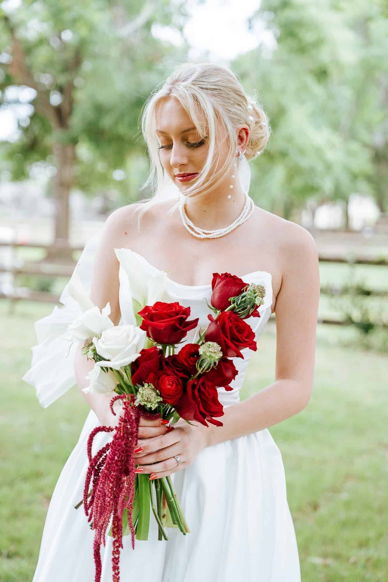 Bridal portraits at Magnolia Building wedding in Lakeland 