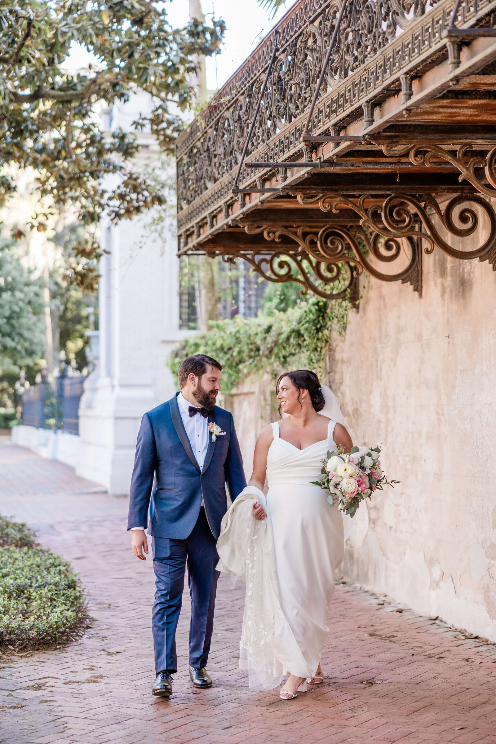 AtpBPhoto_Intimate_Savannah_Elopement_Forsyth_Park05