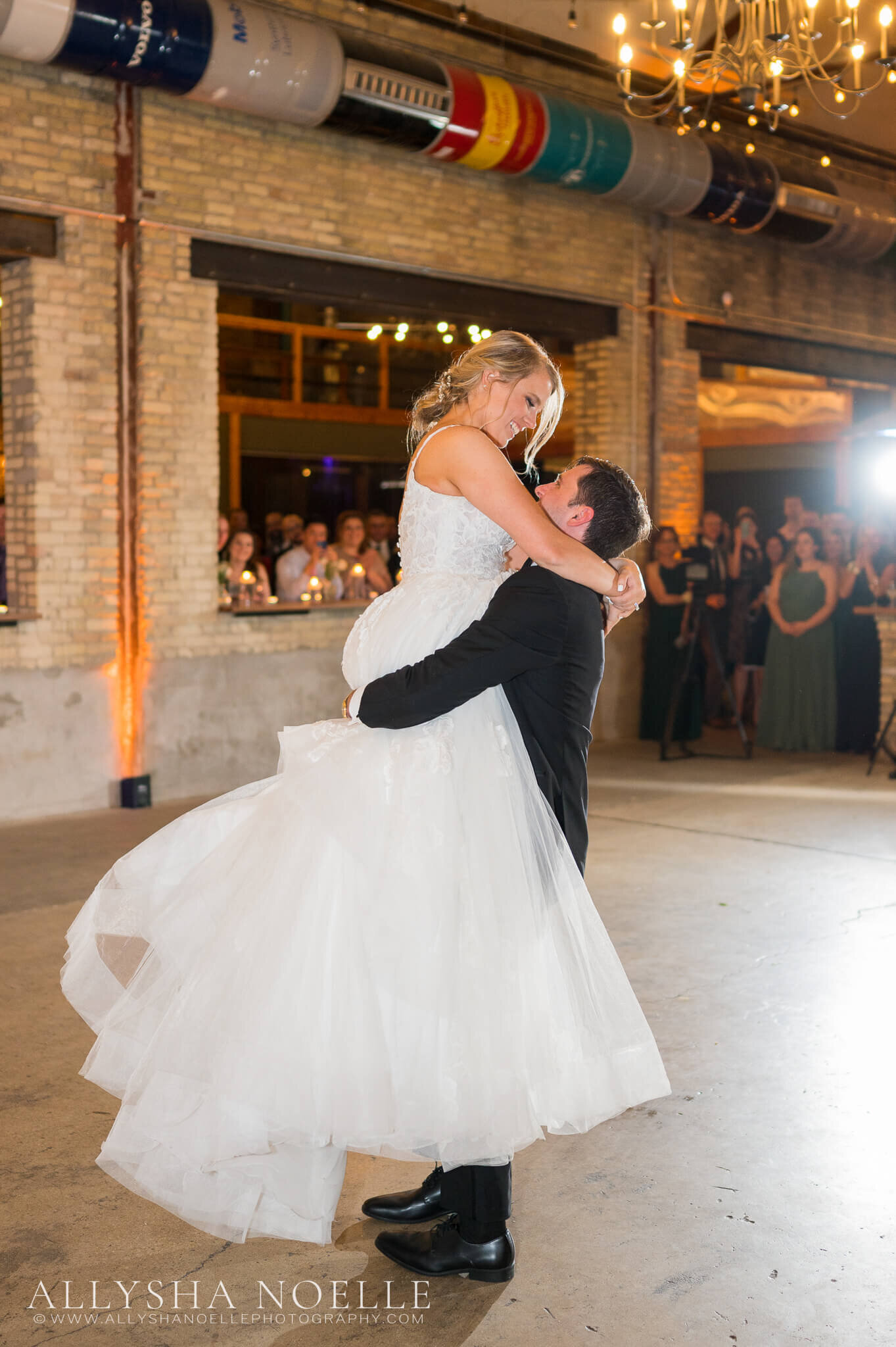 Wedding-at-The-Factory-on-Barclay-in-Milwaukee-1038