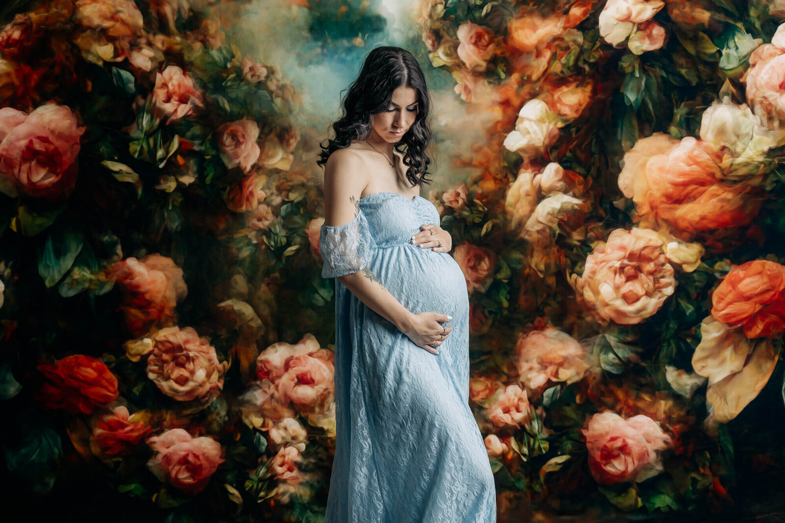 Beautiful woman in Prescott AZ maternity photos by Melissa Byrne