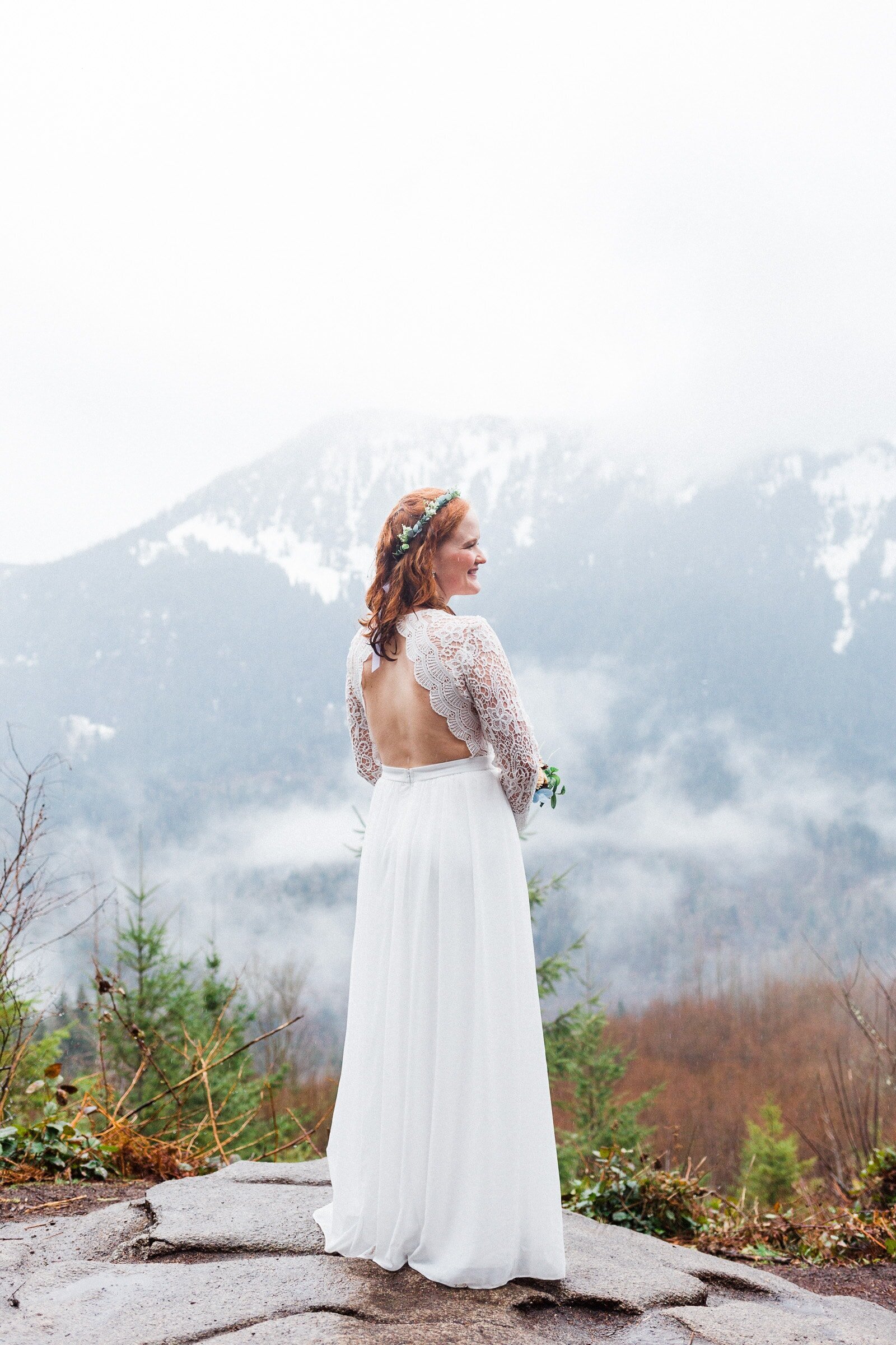 bride-portrait-mountains