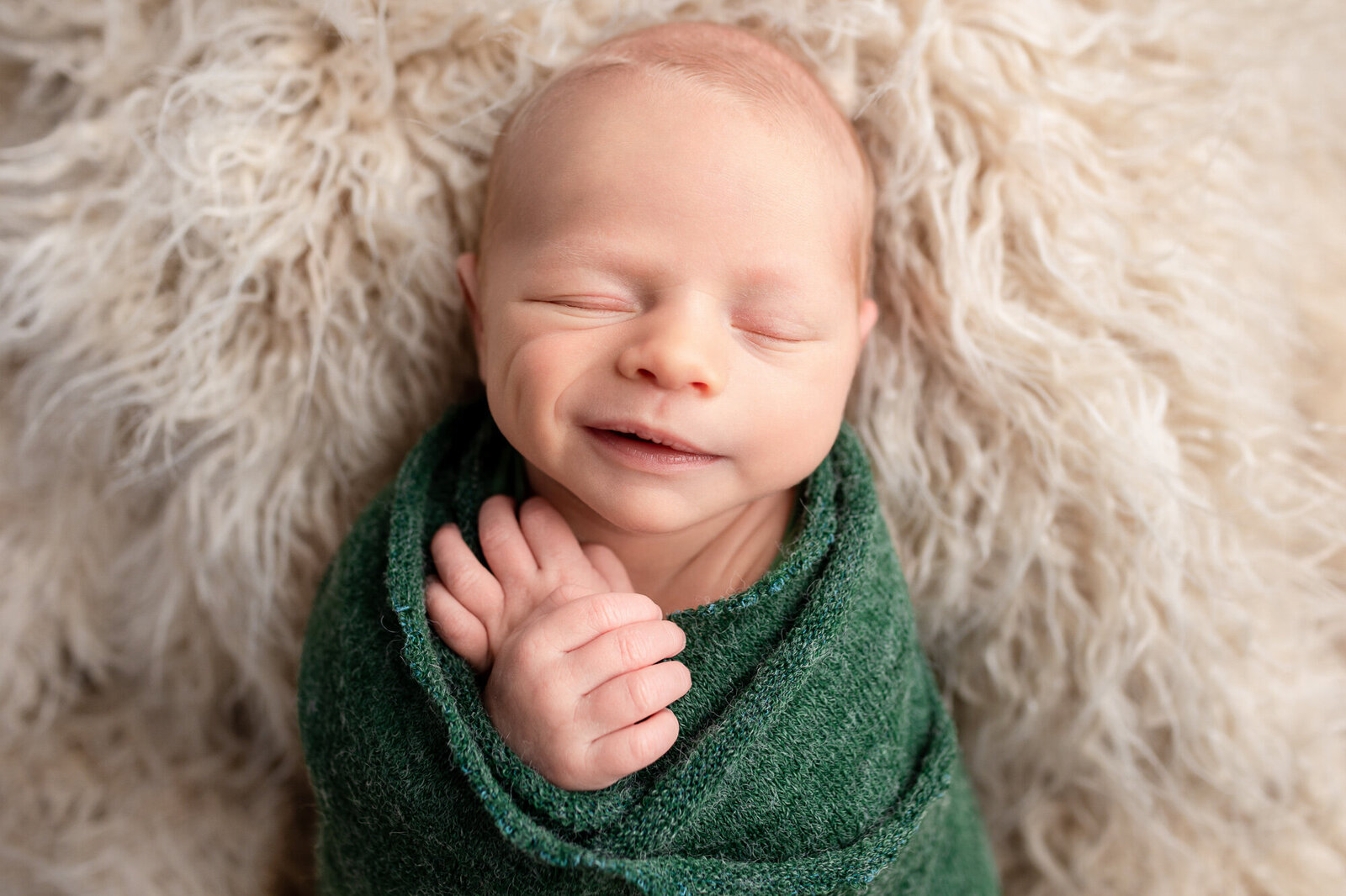 In-home-newborn-portrait-lifestyle-photography-Lexington-KY-photographer