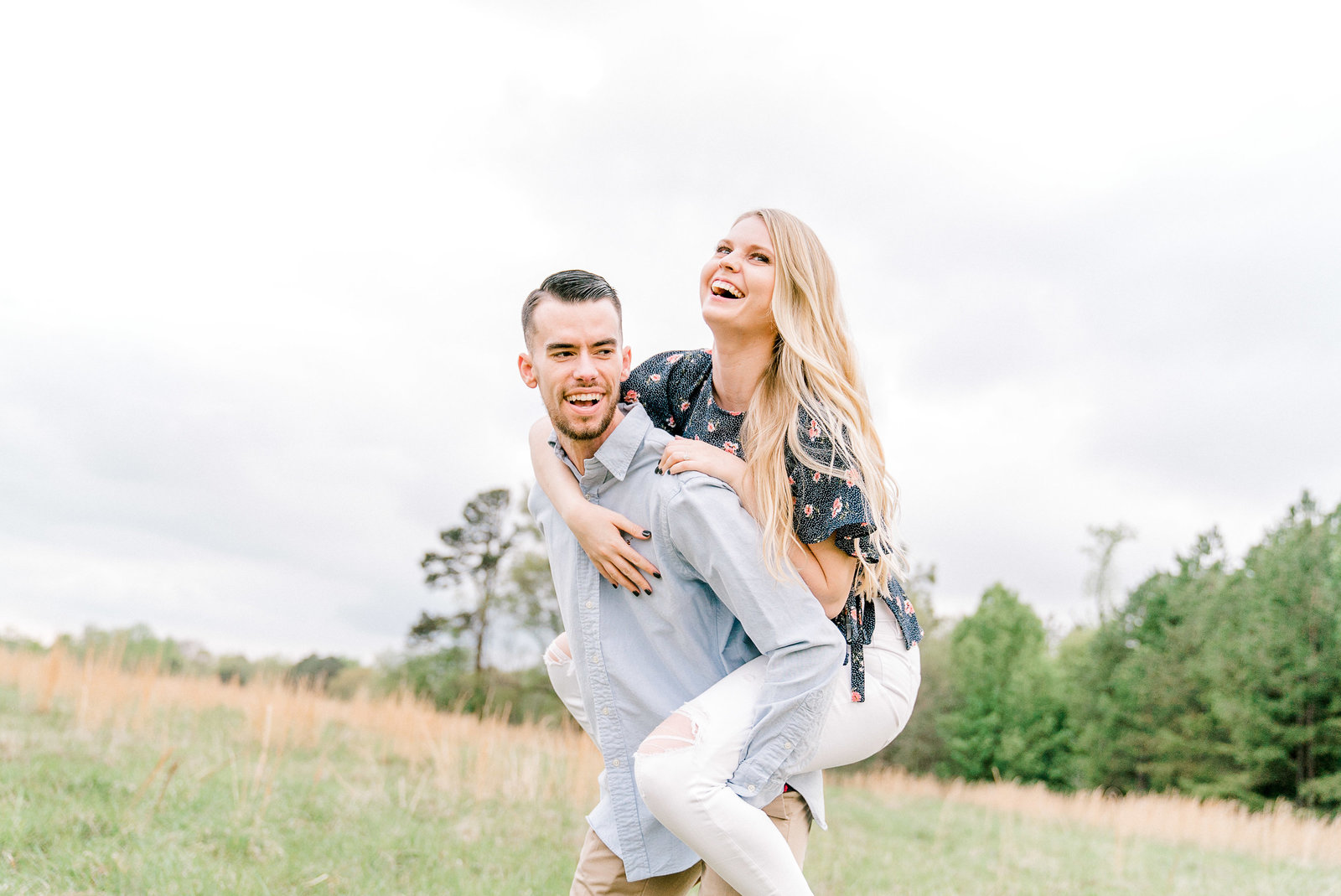 charlotte-engagement-wedding-photographer-clarks-creek-weddings-bride-style-me-pretty-session-wedding-fine-art-bright-and-airy-film-photographer-alyssa-frost-photography-3
