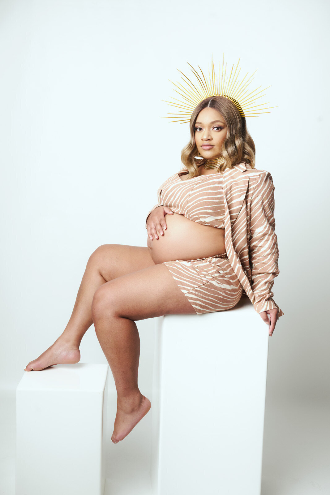 Fine Art Maternity Portrait with Regal Style in Minneapolis Studio-18