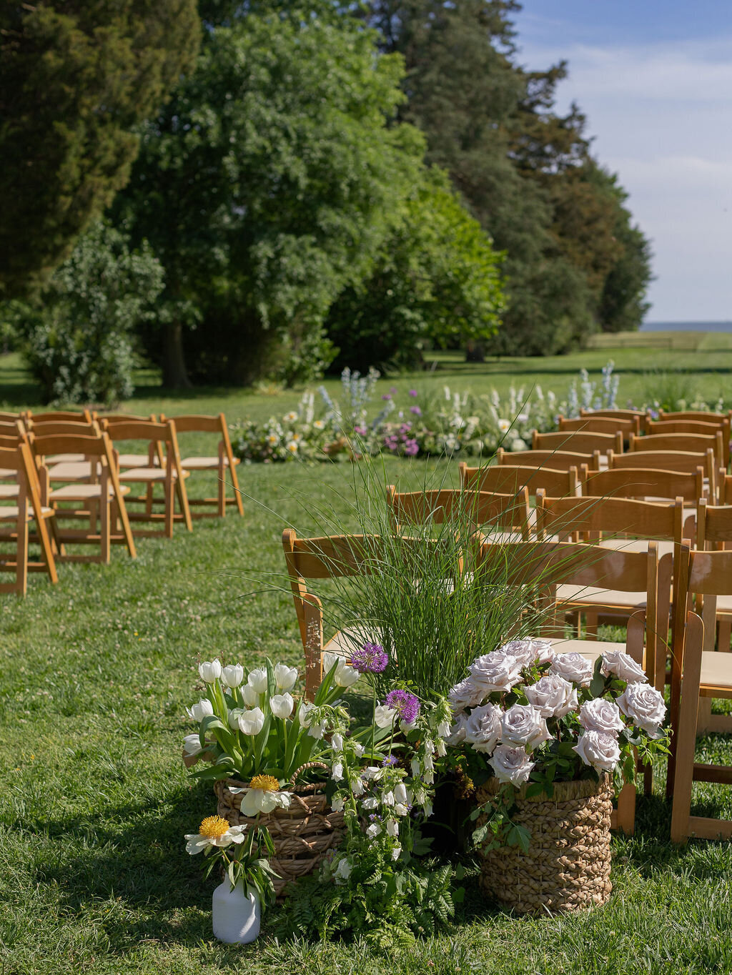 12_Kate Campbell Floral Whitehall Manor tented spring wedding by Anna and Wright photo