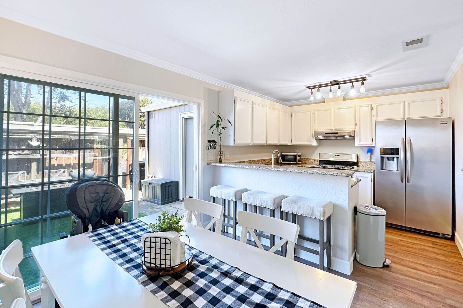 mls6_michael-jimenez-pacifica-realtor-homes-for-sale-patio