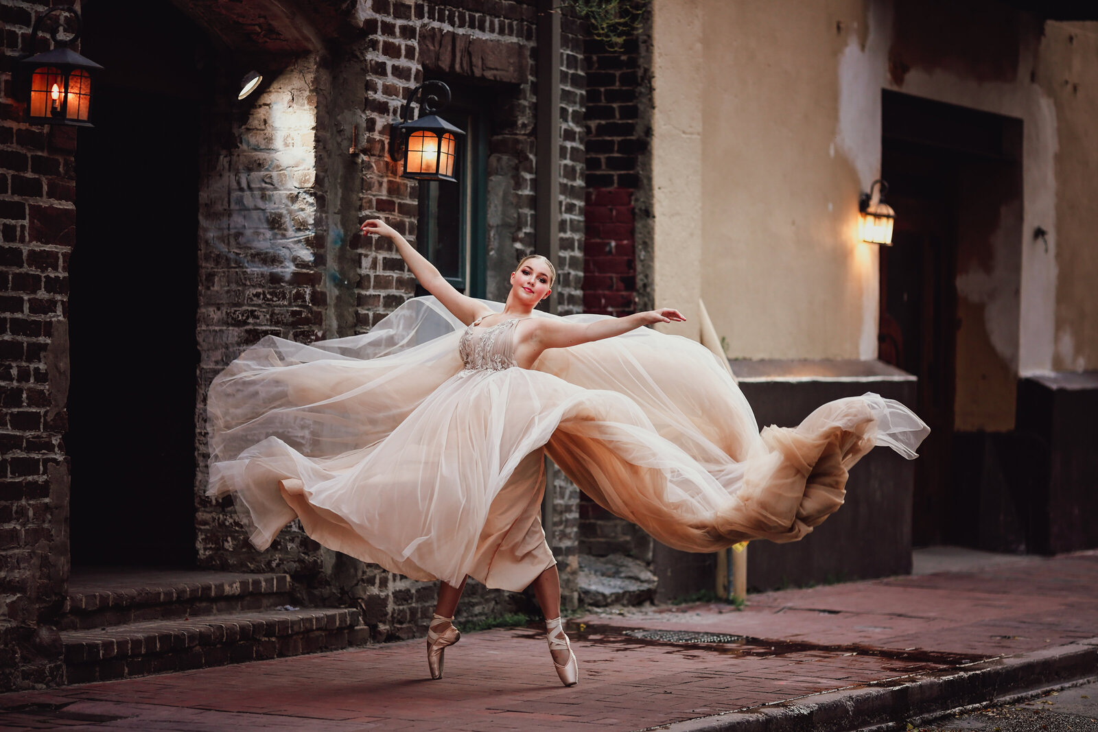 Savannah Boudoir Photography and Glamour showcases gorgeous blond dancer in flowing glamour gown on pointe