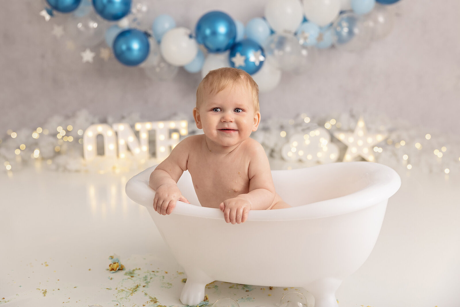 baby boy in tub photo shoot by milestone photographer new philadelphia