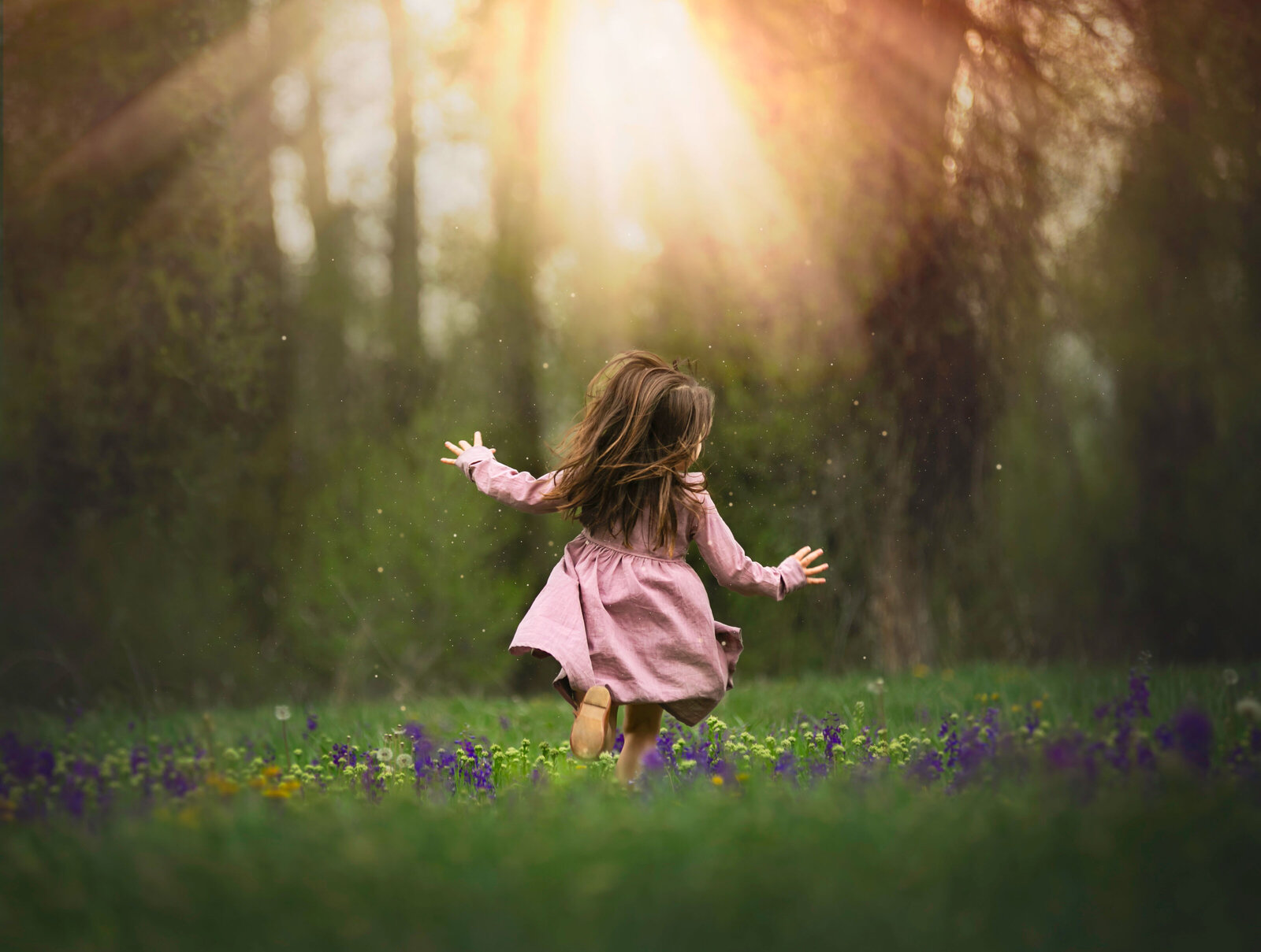 colorado-golden-sun-natural-light-kid-happ-running-colorado-boulder-photographer