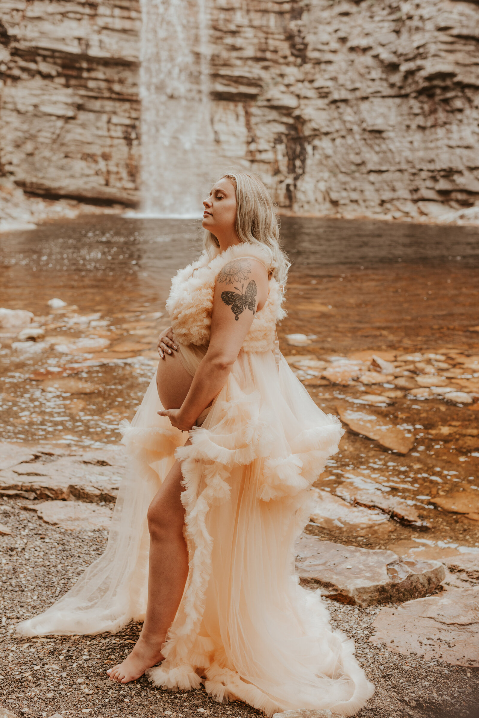 Maternity-photoshoot-minnewaska-ny-love-to-lems-photography (5)